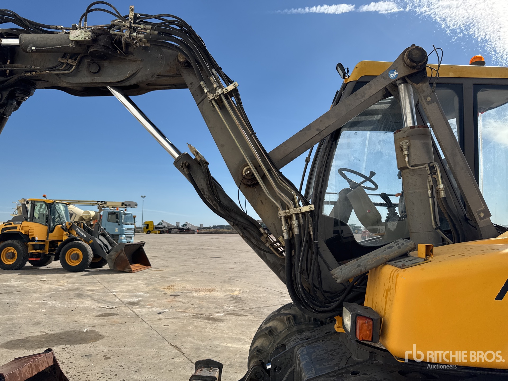 2005 Mecalac 12MXT