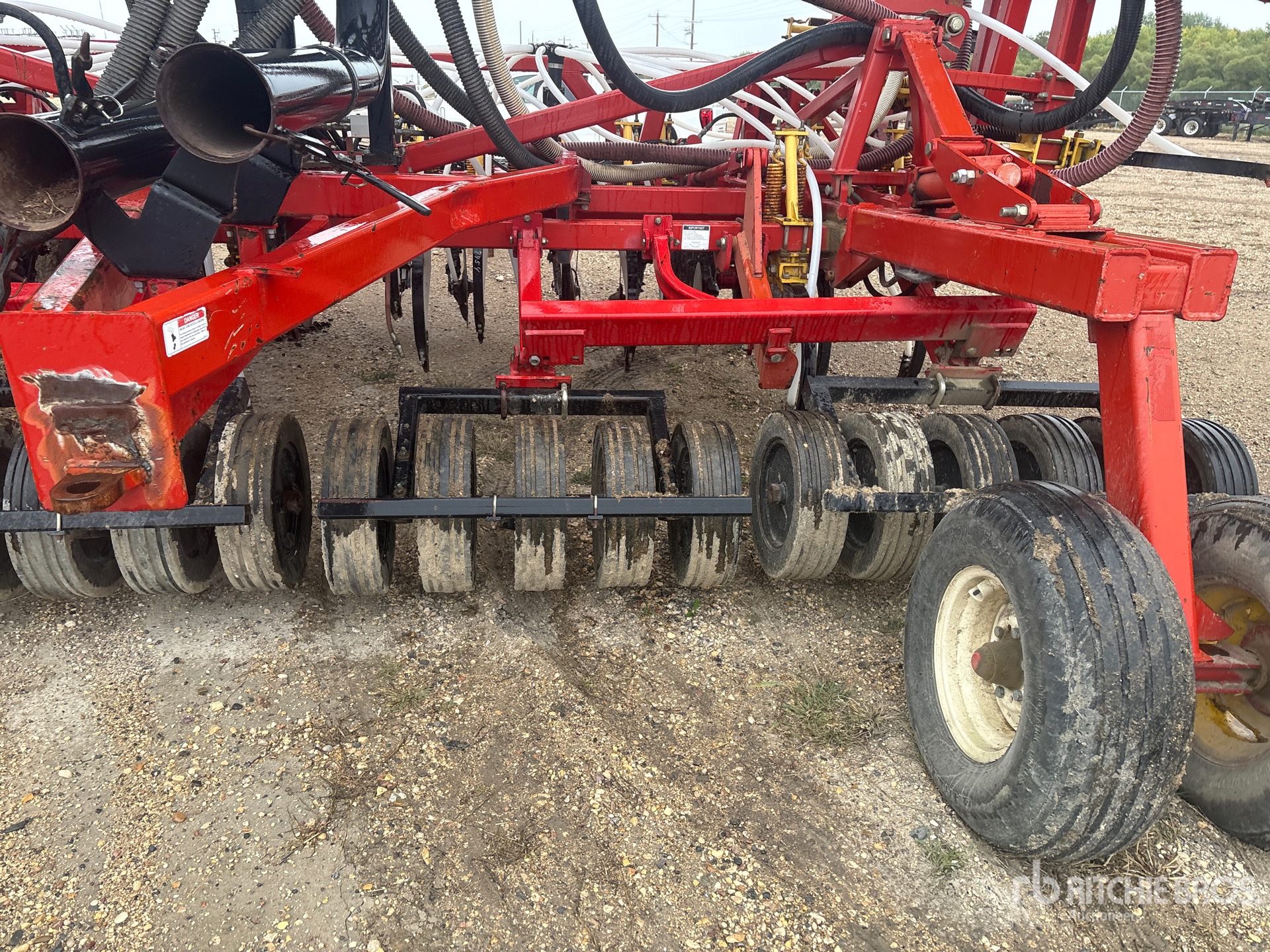 2007 Bourgault 5710
