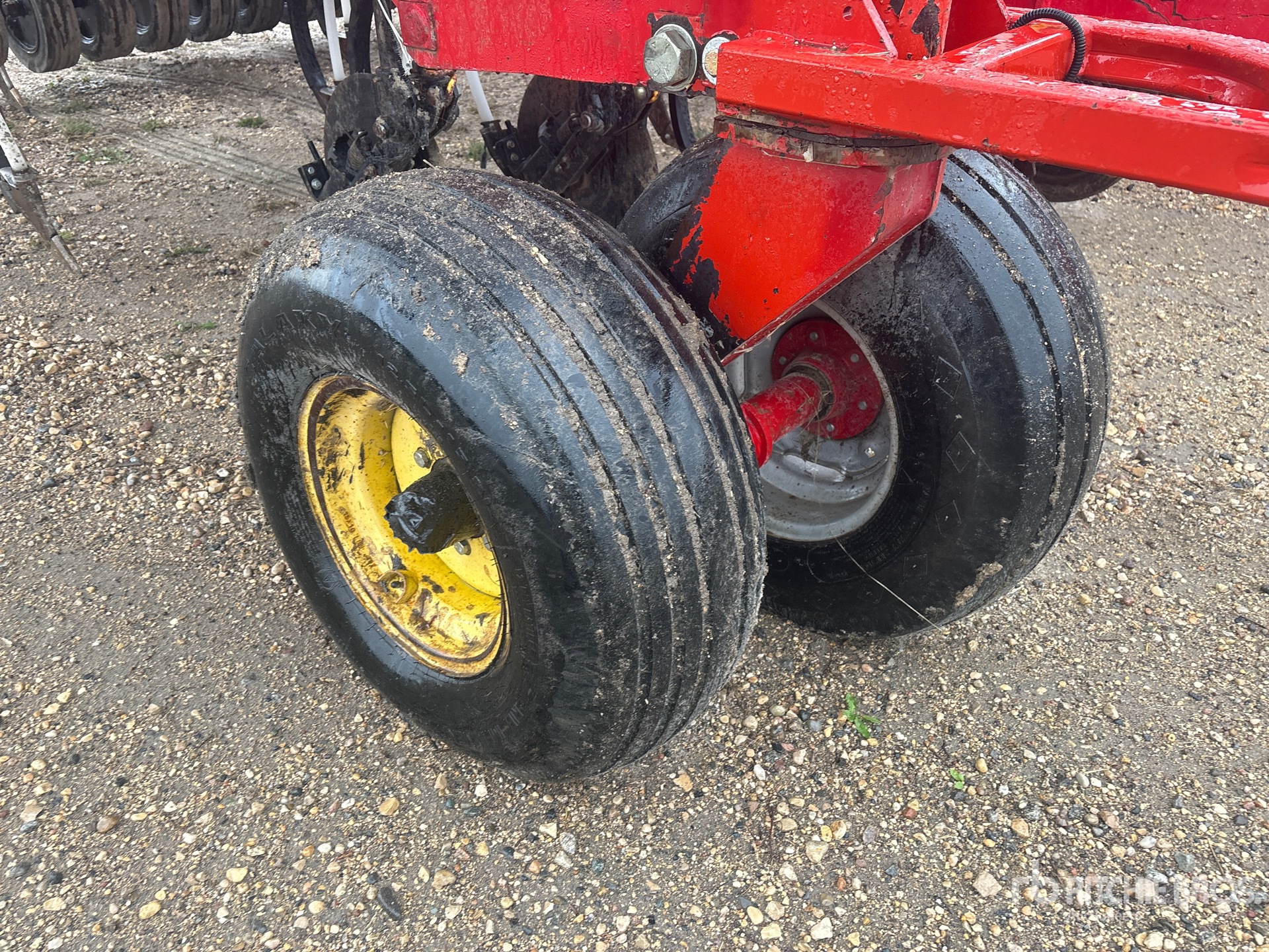 2007 Bourgault 5710