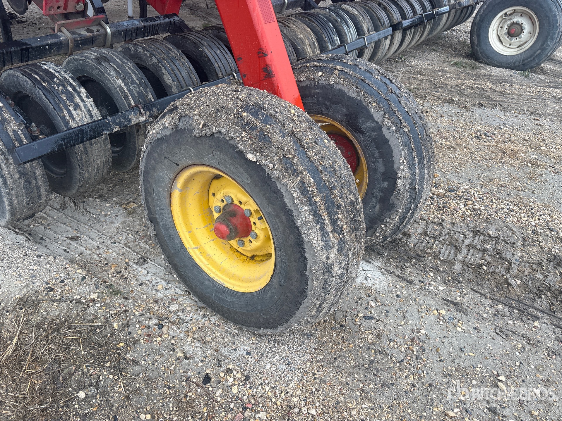 2007 Bourgault 5710