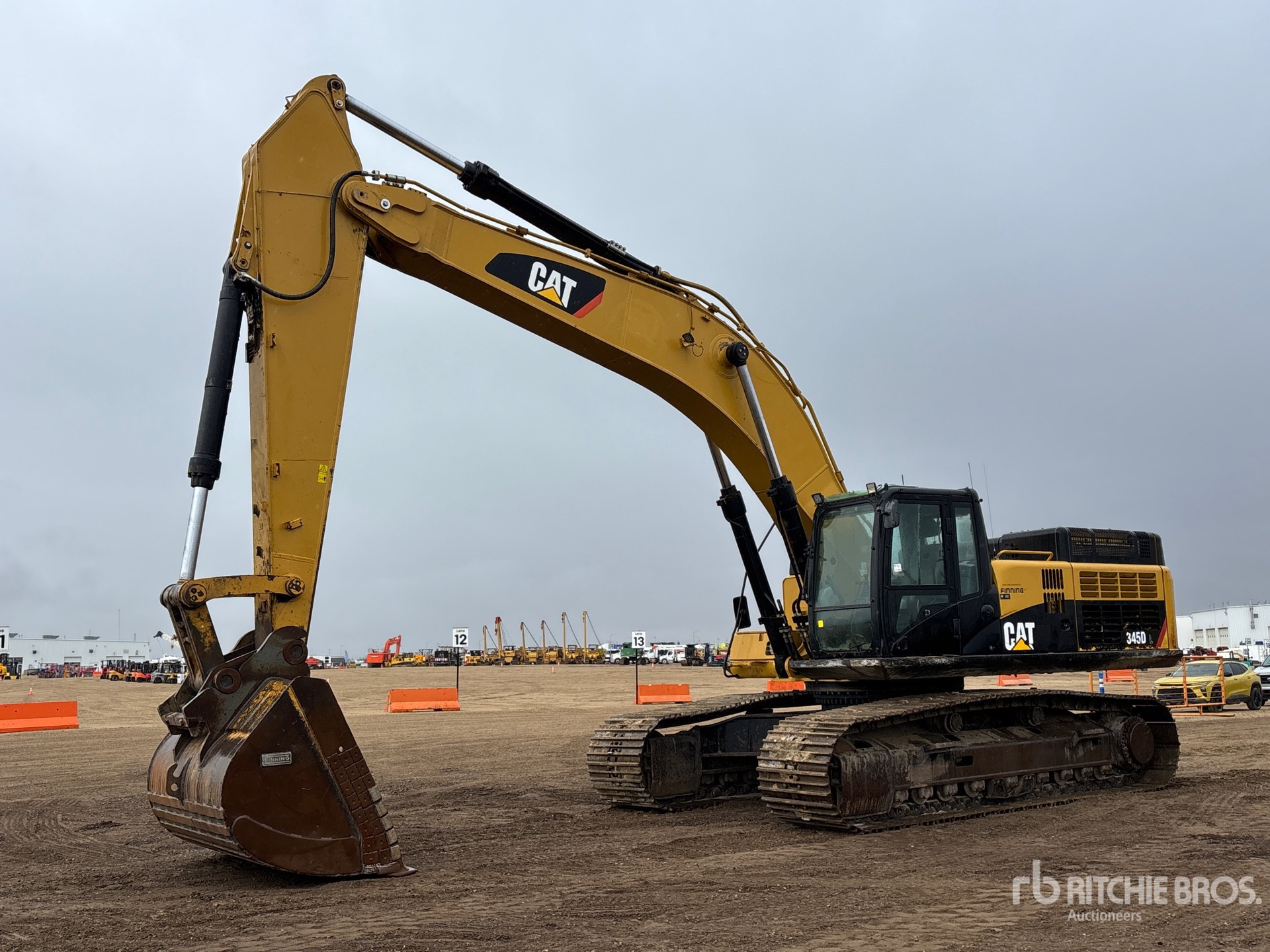 Photo of 2013 Caterpillar 345D L