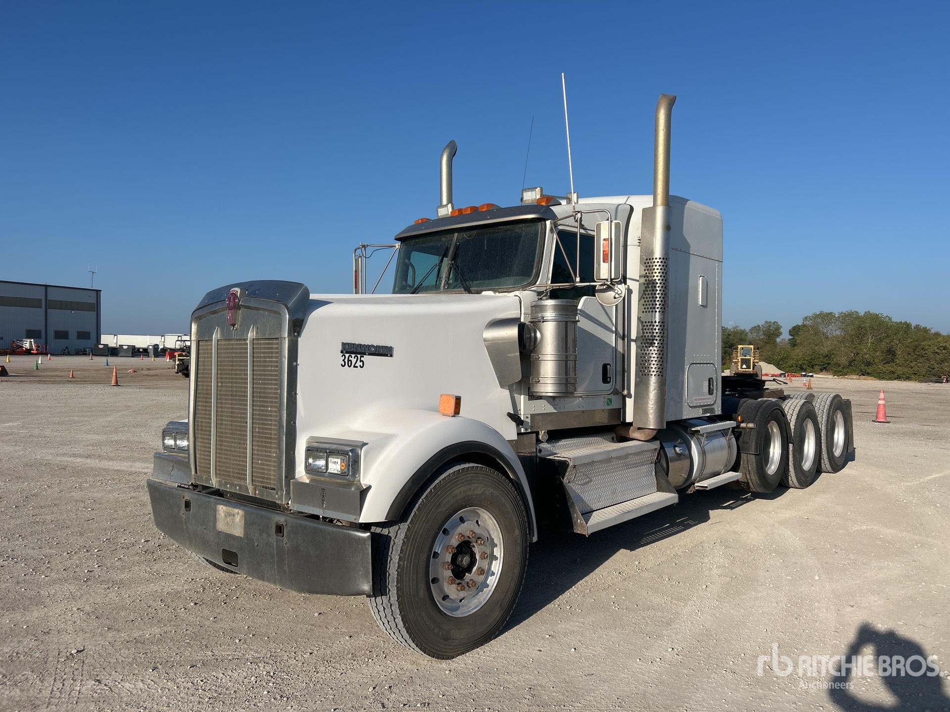 Photo of 2012 Kenworth W900