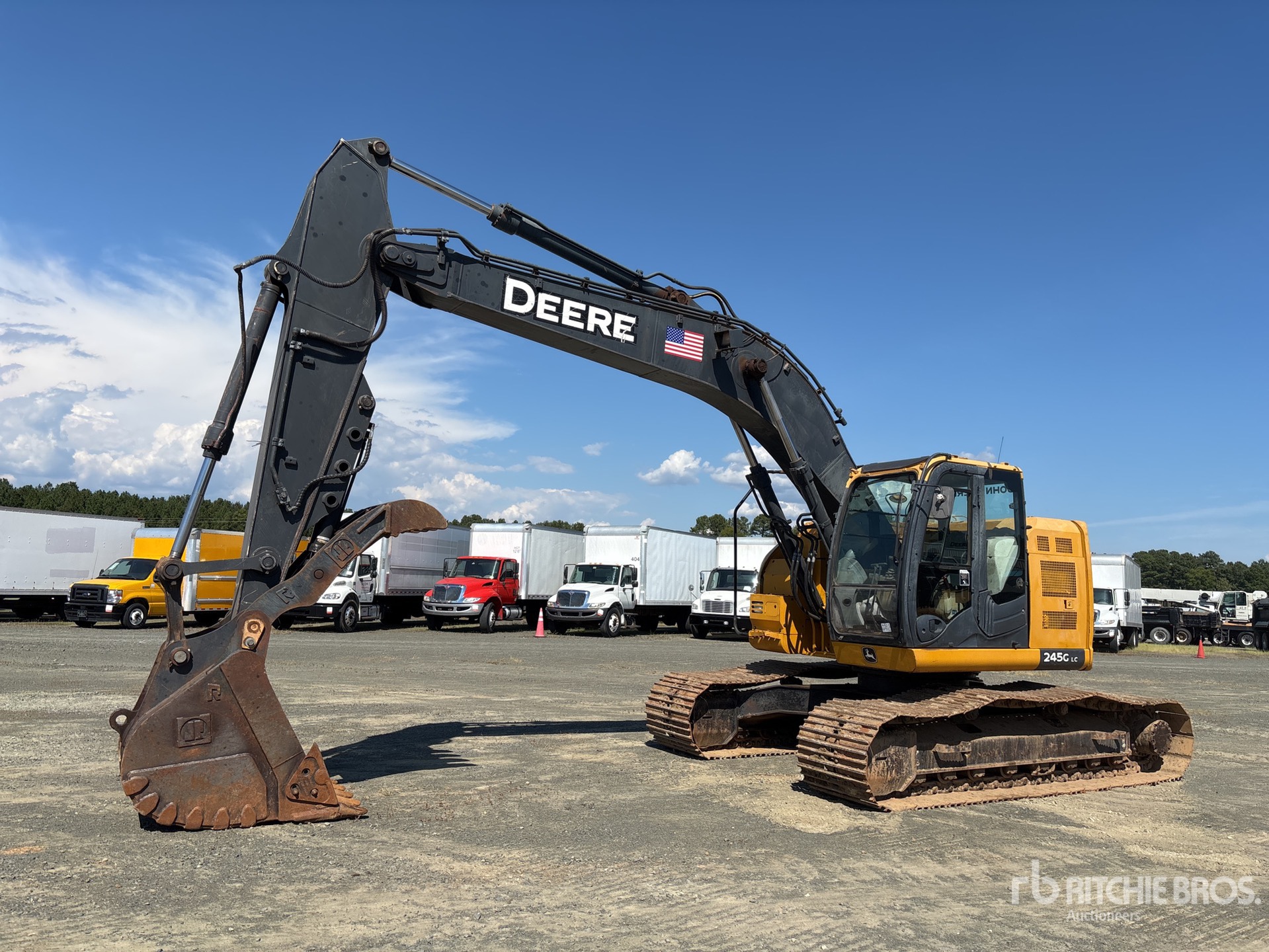 Photo of 2013 John Deere 245G LC