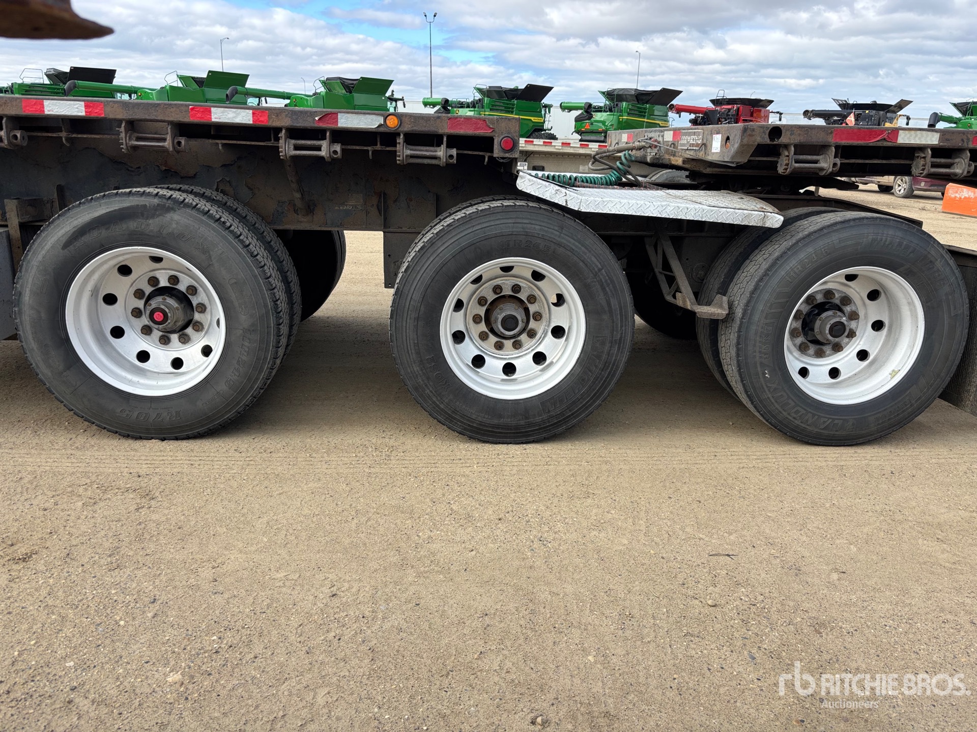 2013 Load King 32 ft Super B-Train Lead