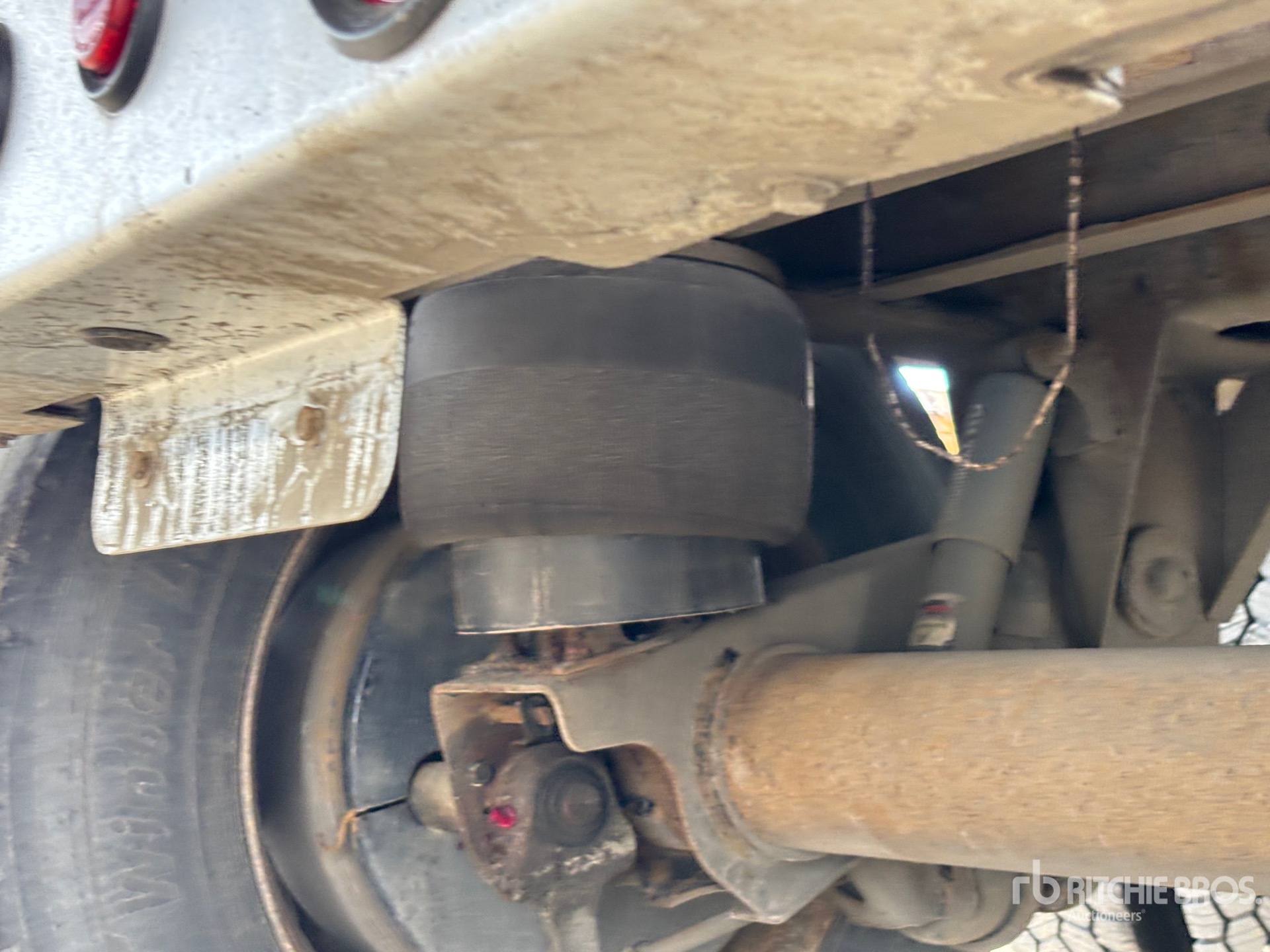 2013 Load King 32 ft Super B-Train Lead
