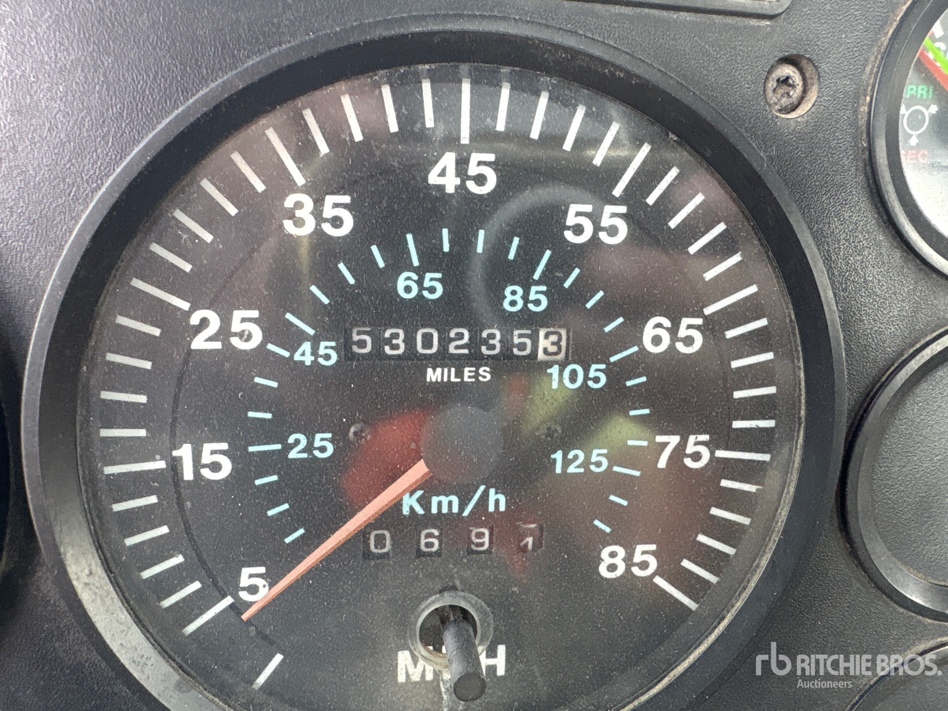 1999 Mack CH613