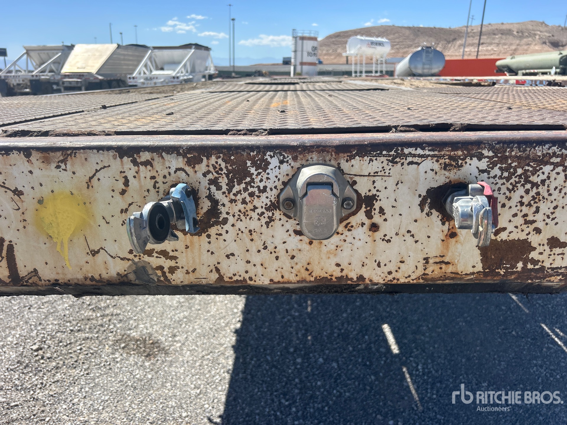 1985 Fruehauf 45 ft T/A