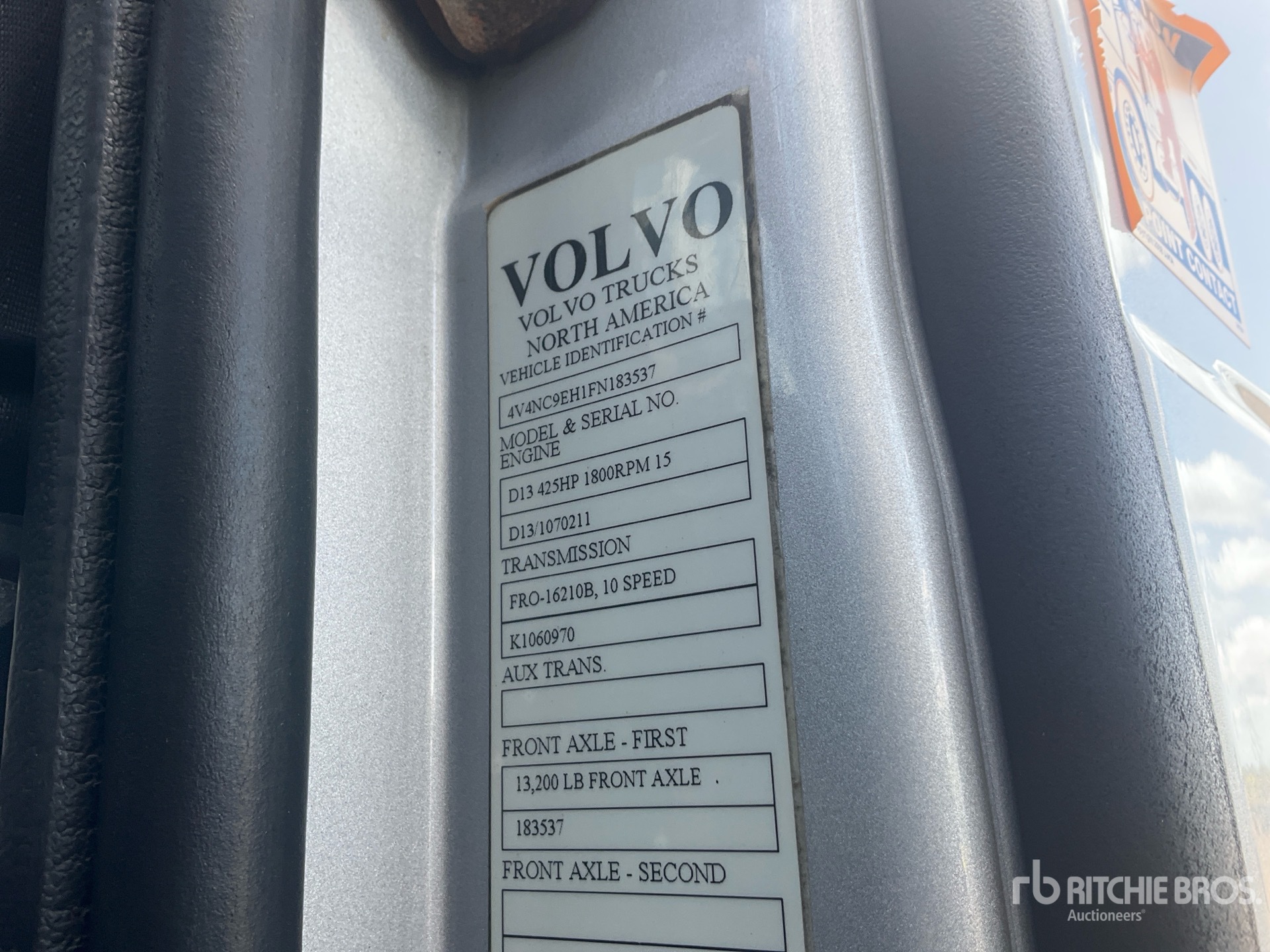 2015 Volvo VNL