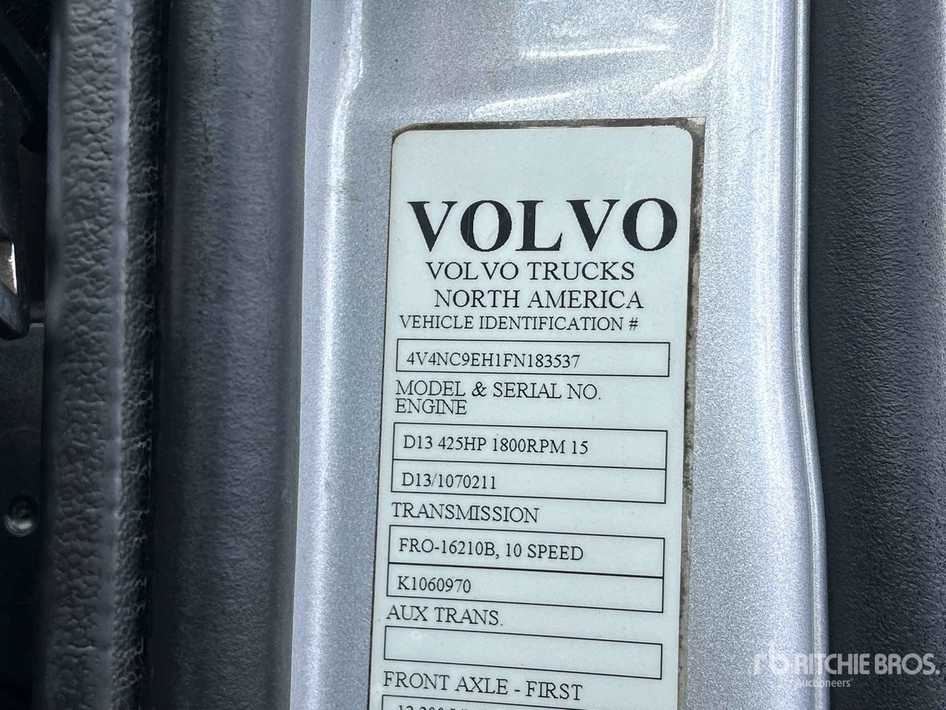 2015 Volvo VNL