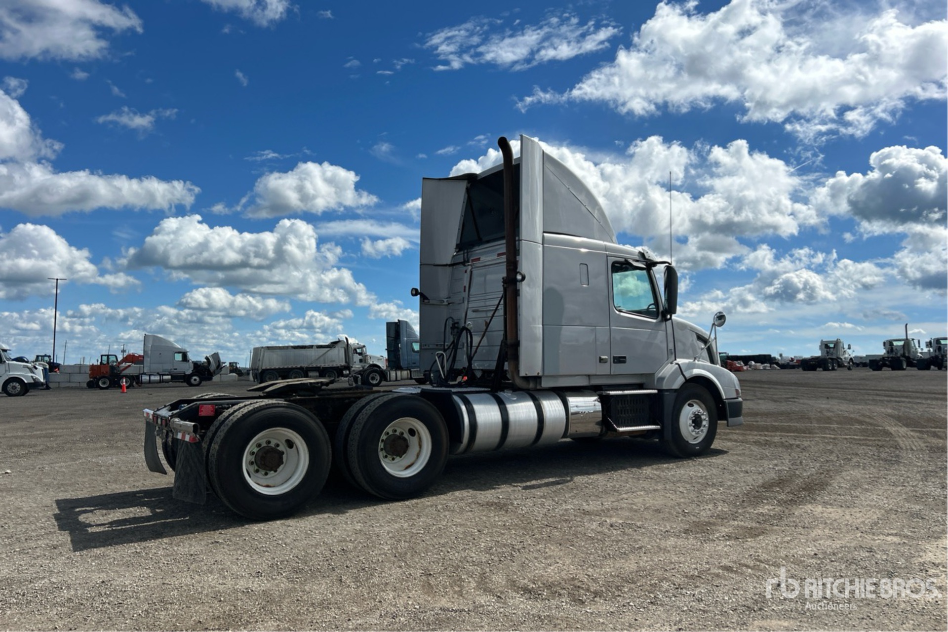 2015 Volvo VNL