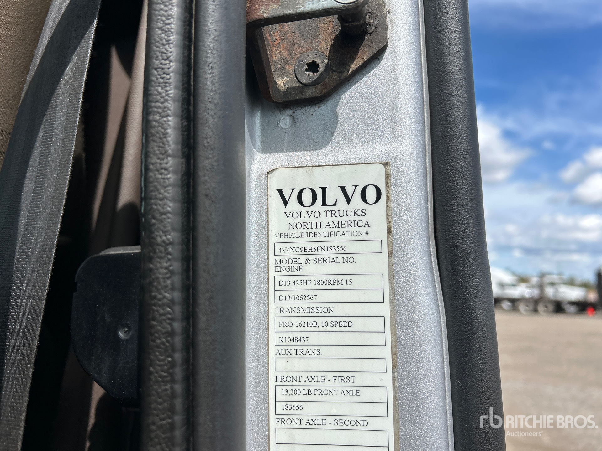 2015 Volvo VNL