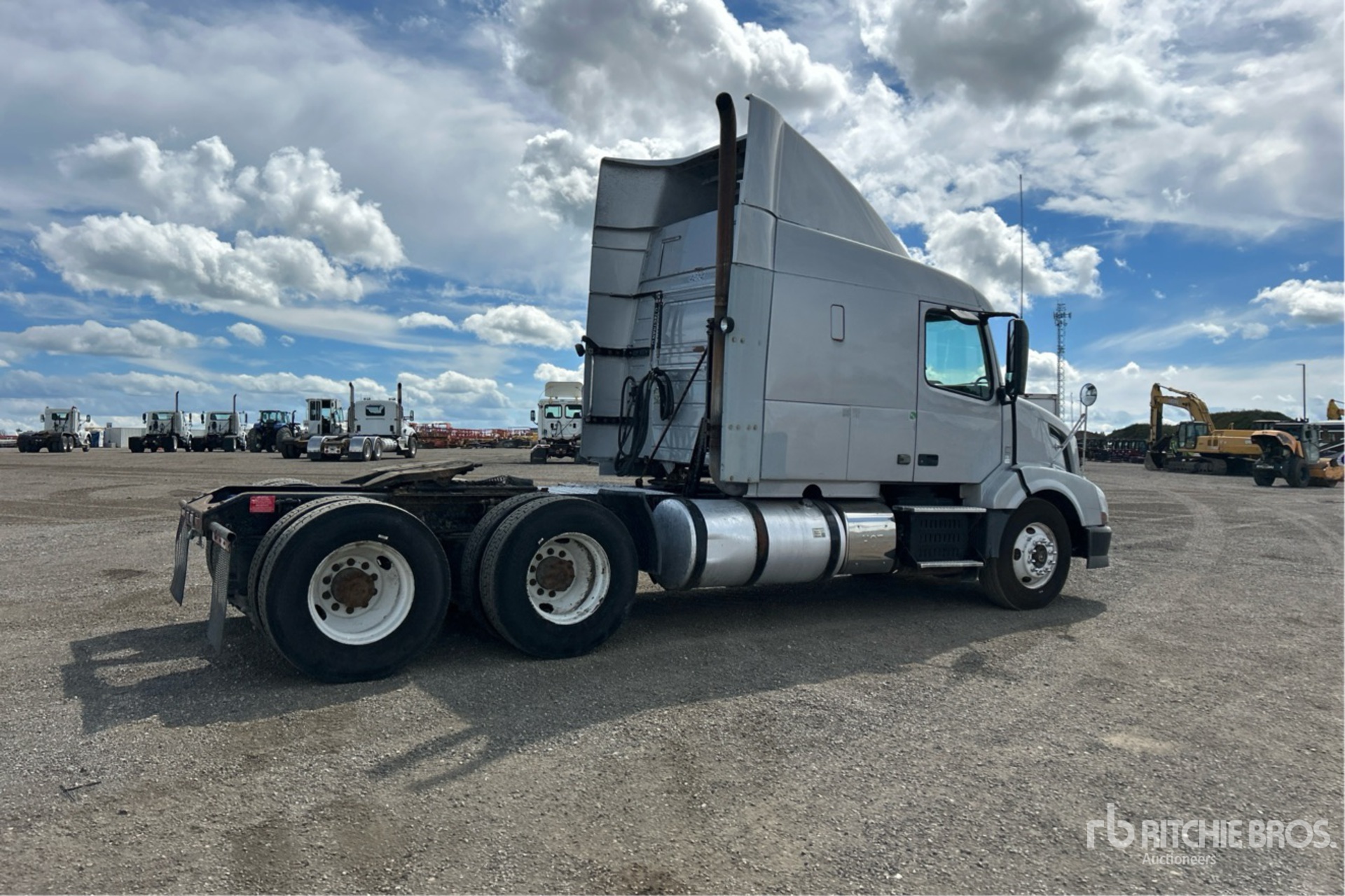 2015 Volvo VNL