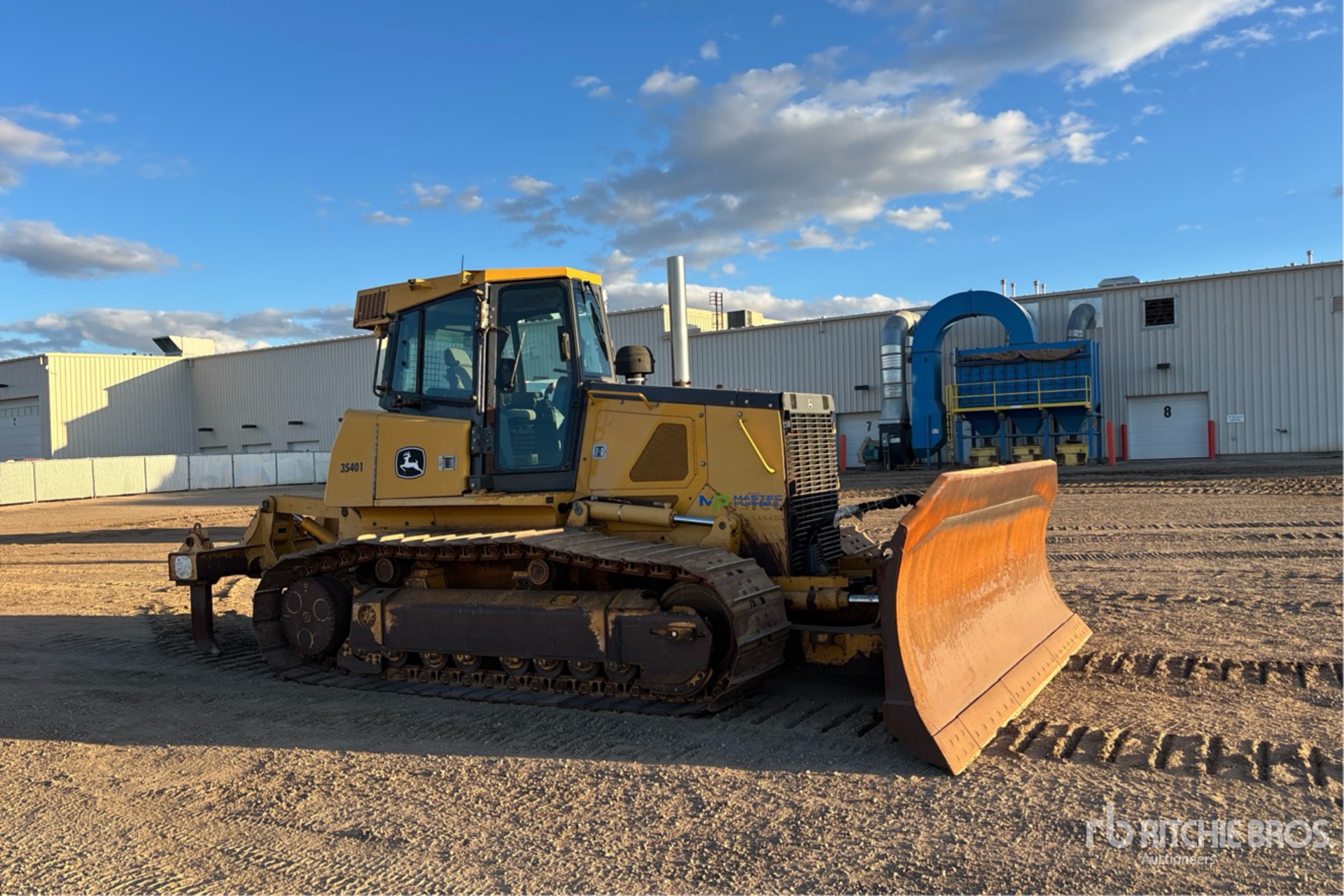 2011 John Deere 850J WLT