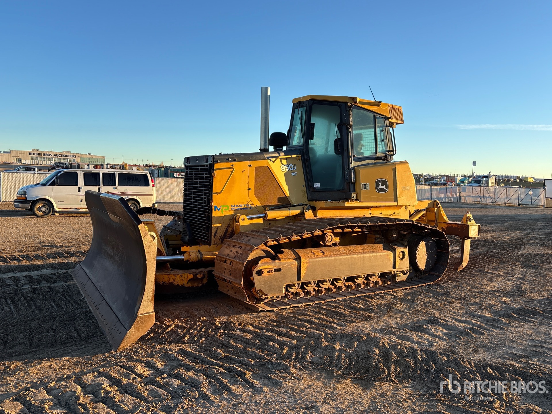 Photo of 2011 John Deere 850J WLT