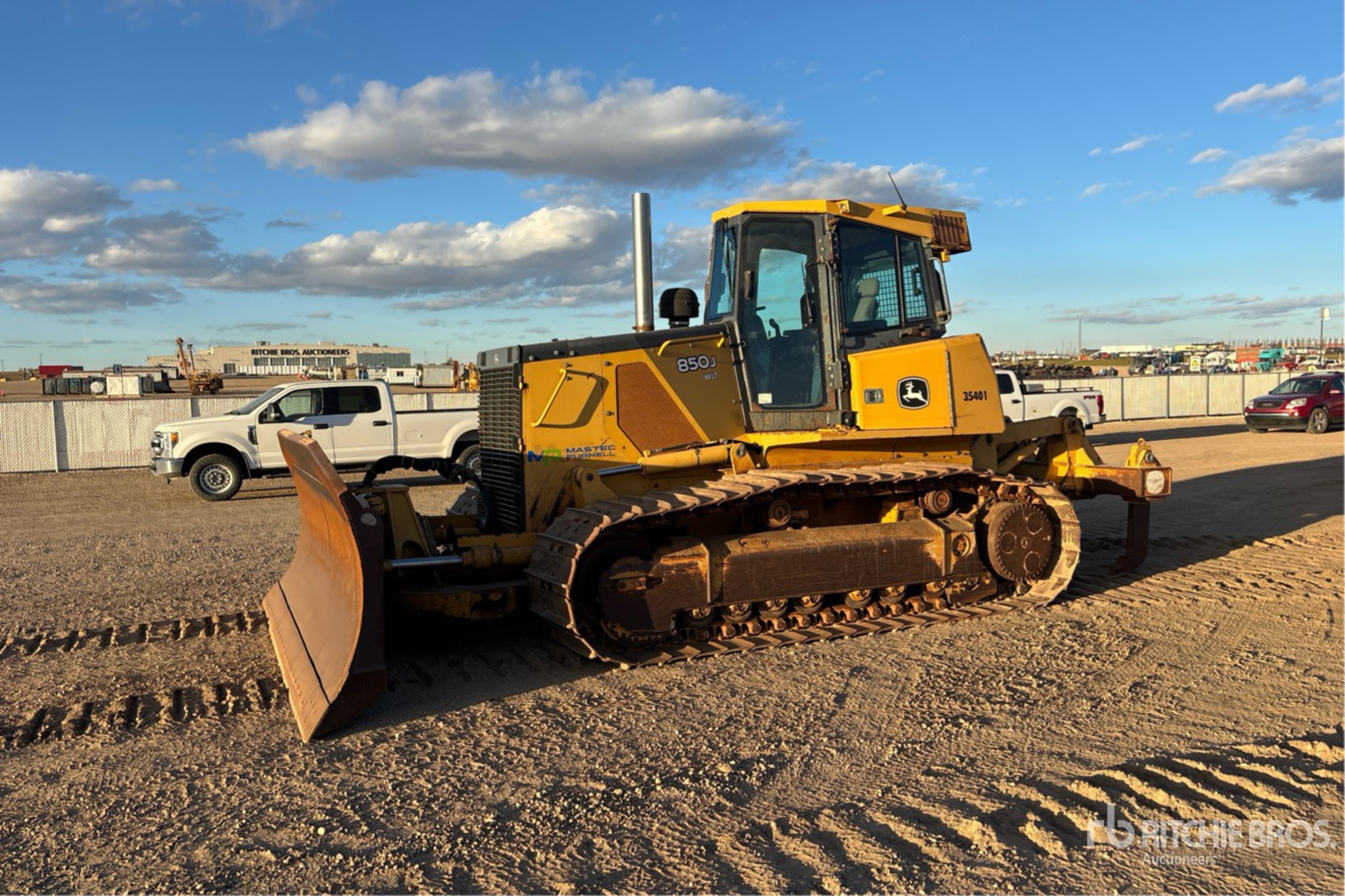 2011 John Deere 850J WLT