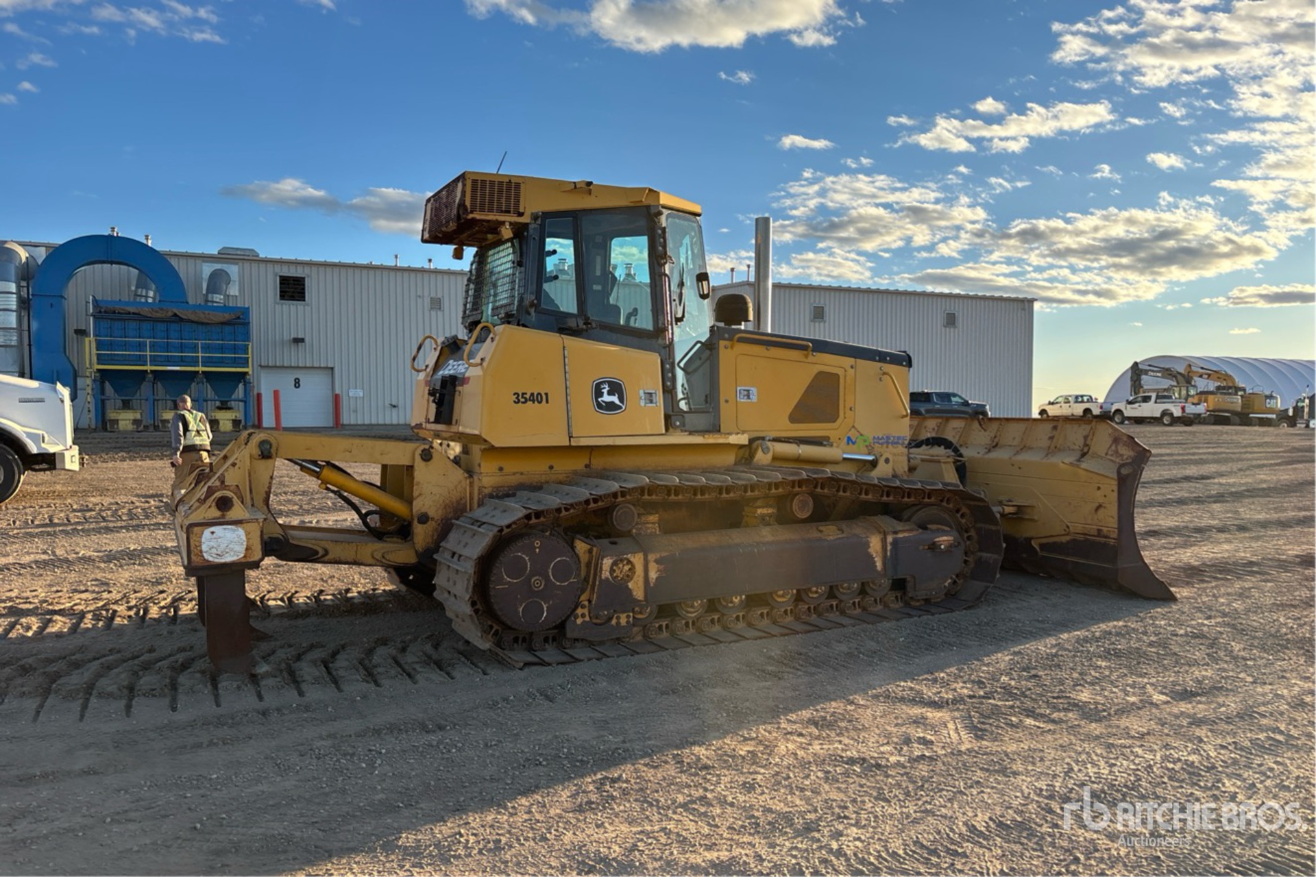 2011 John Deere 850J WLT