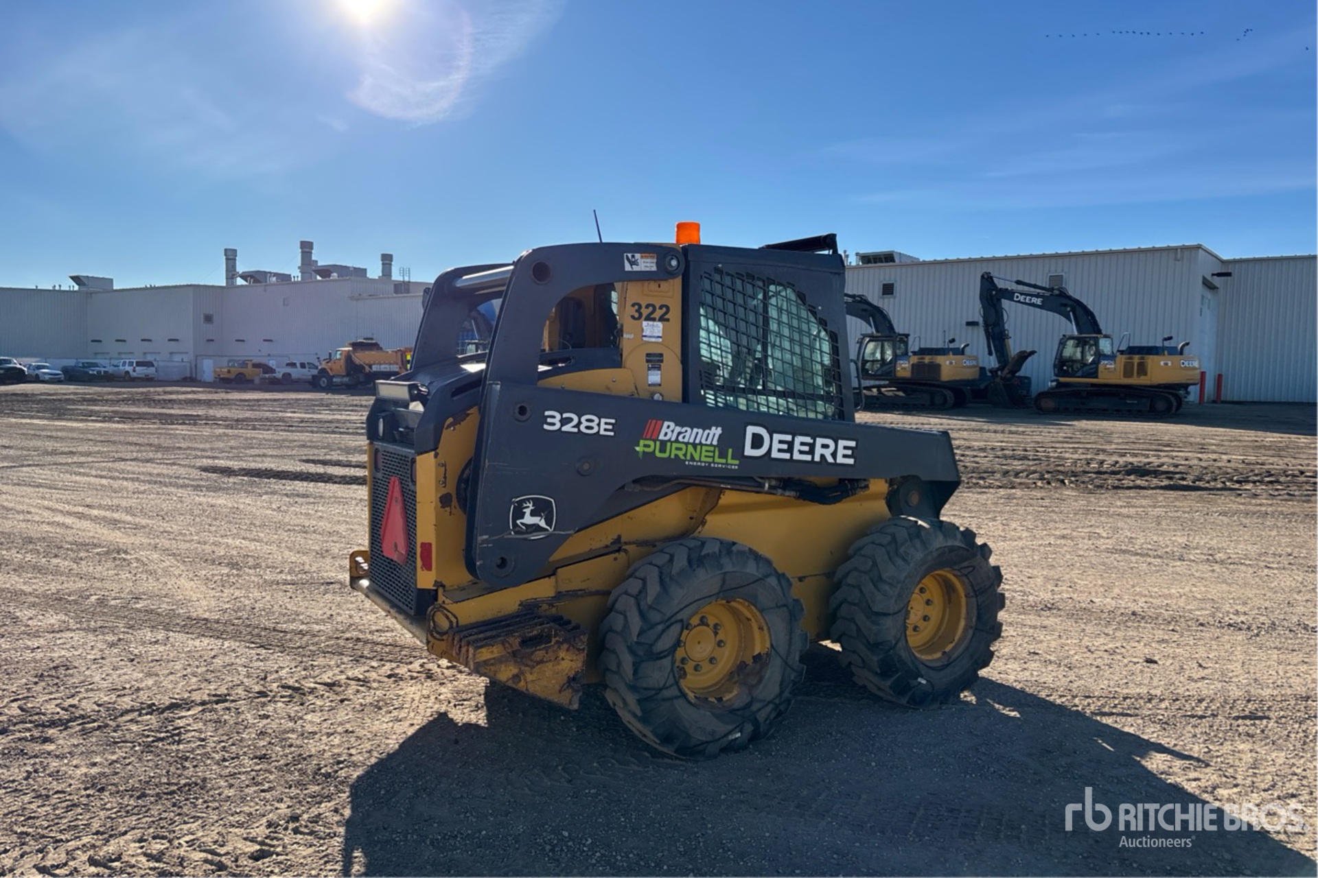 2016 John Deere 328E