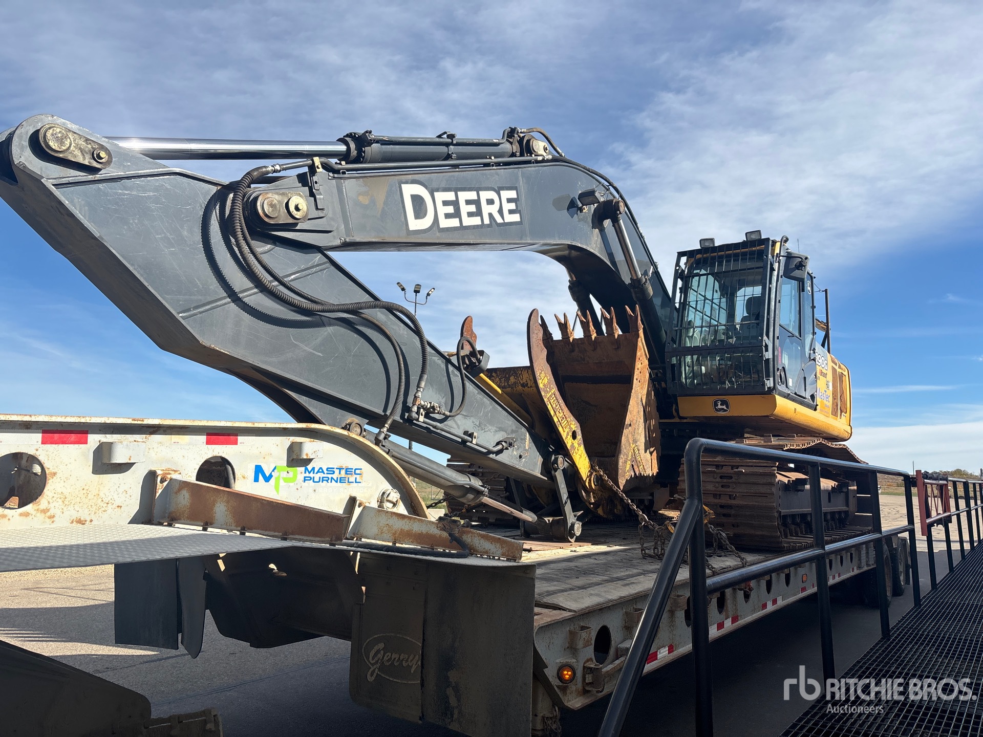 2015 John Deere 290G LC
