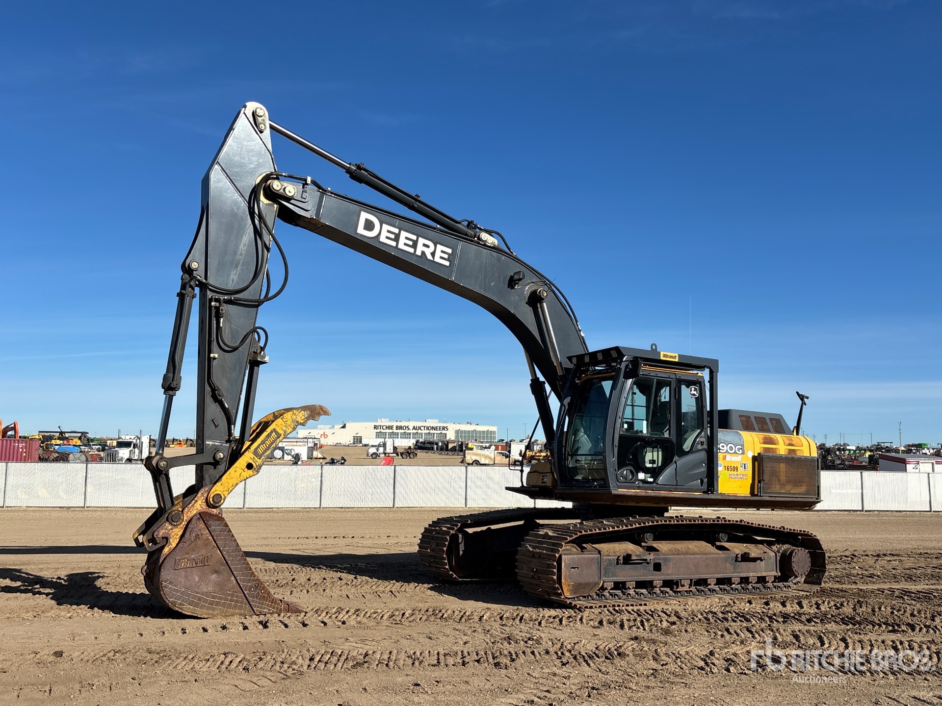2015 John Deere 290G LC
