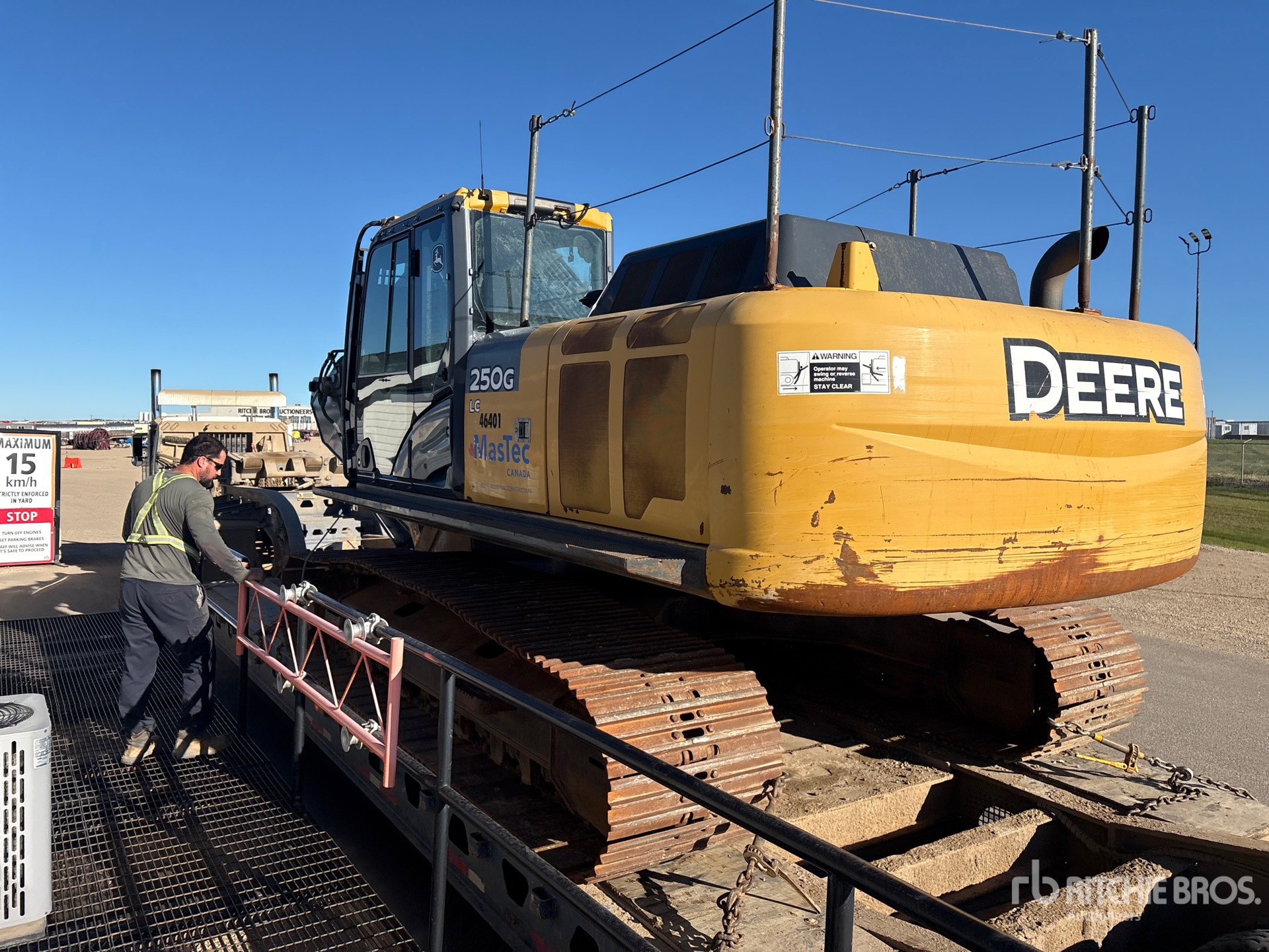 2011 John Deere 250G LC