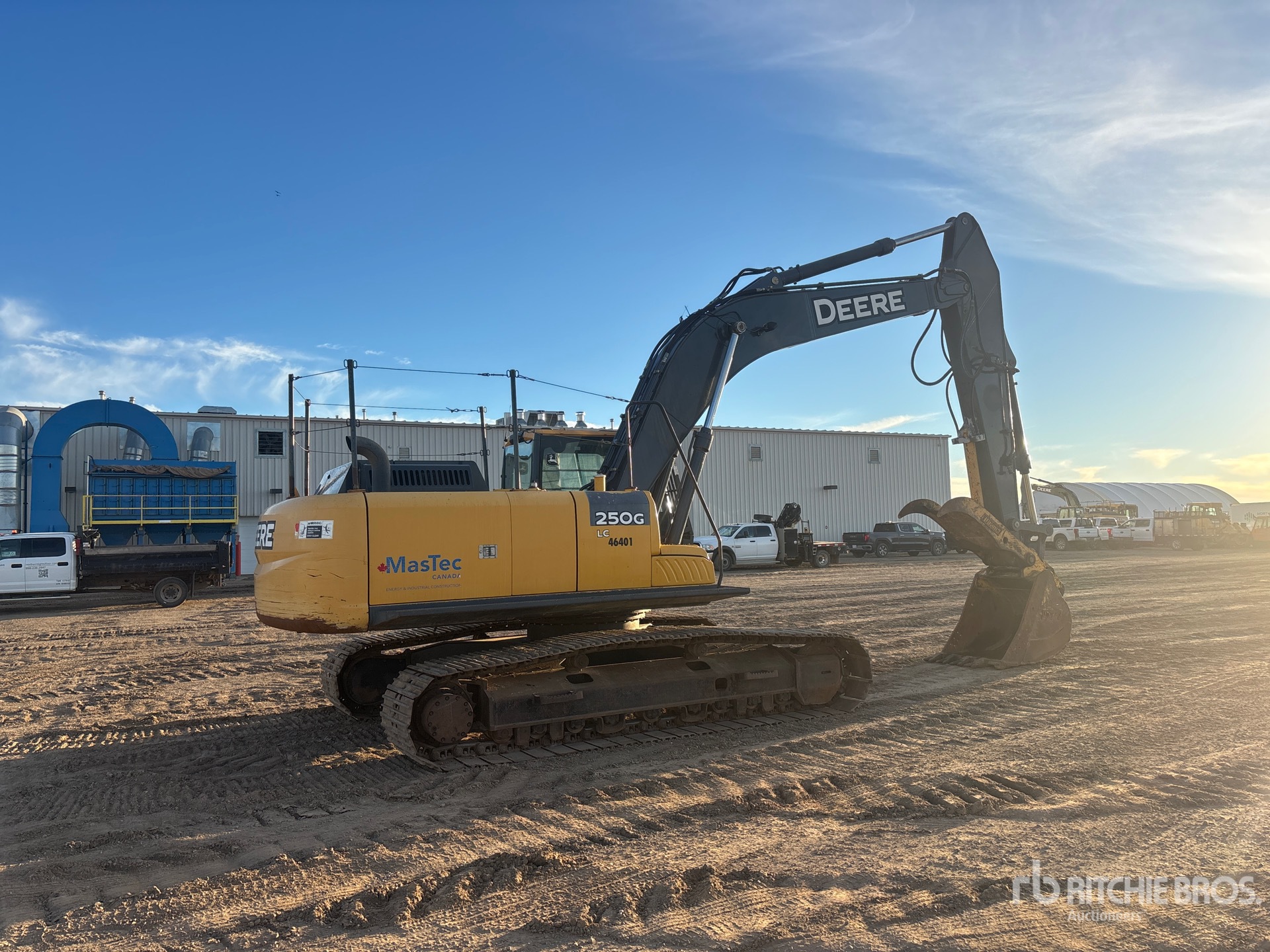 2011 John Deere 250G LC