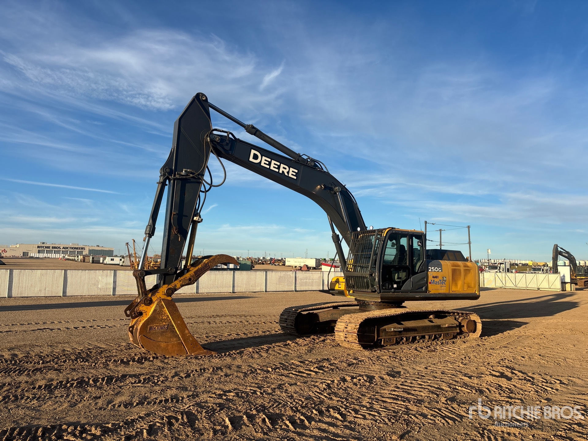 2011 John Deere 250G LC