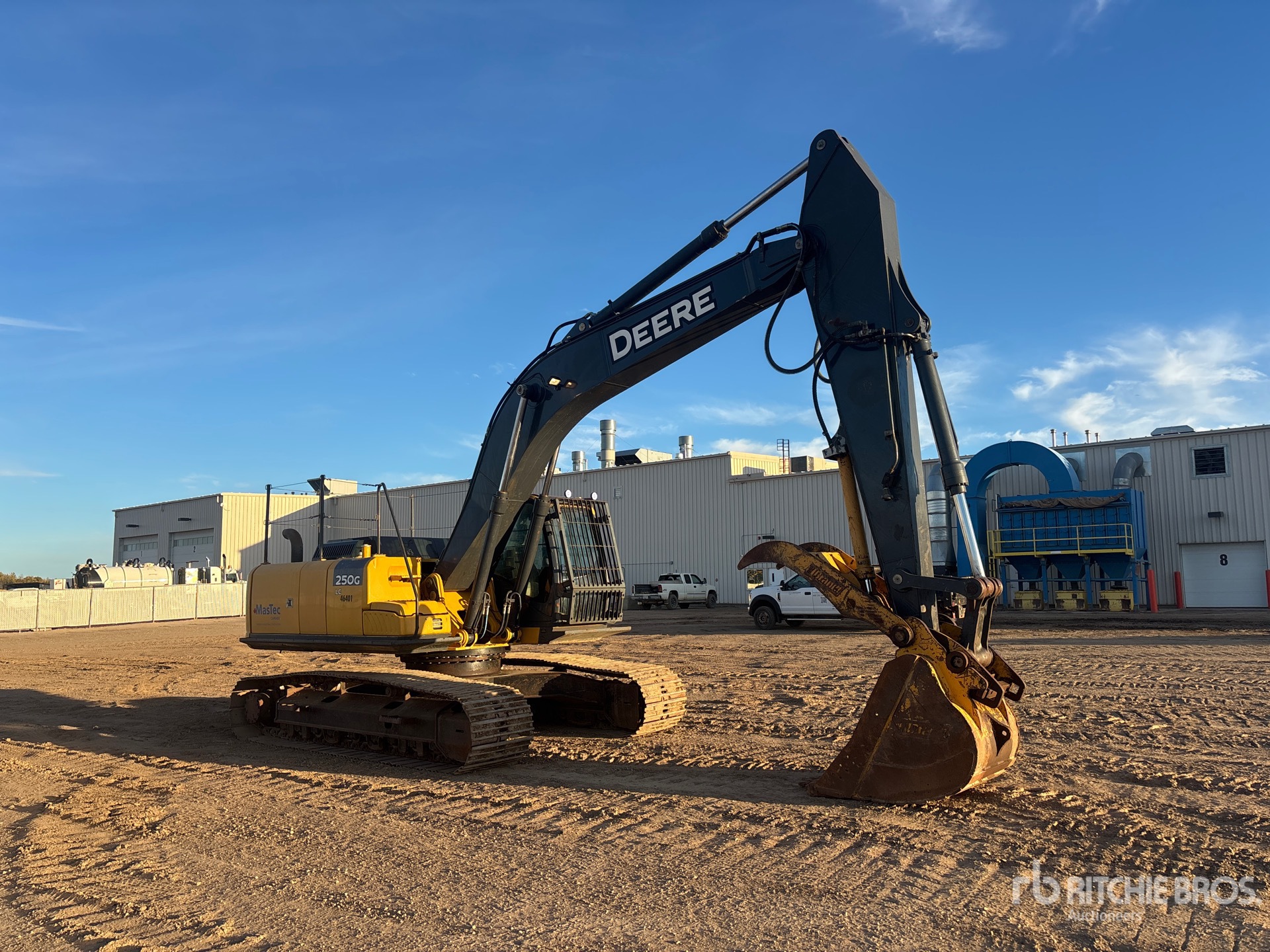 2011 John Deere 250G LC