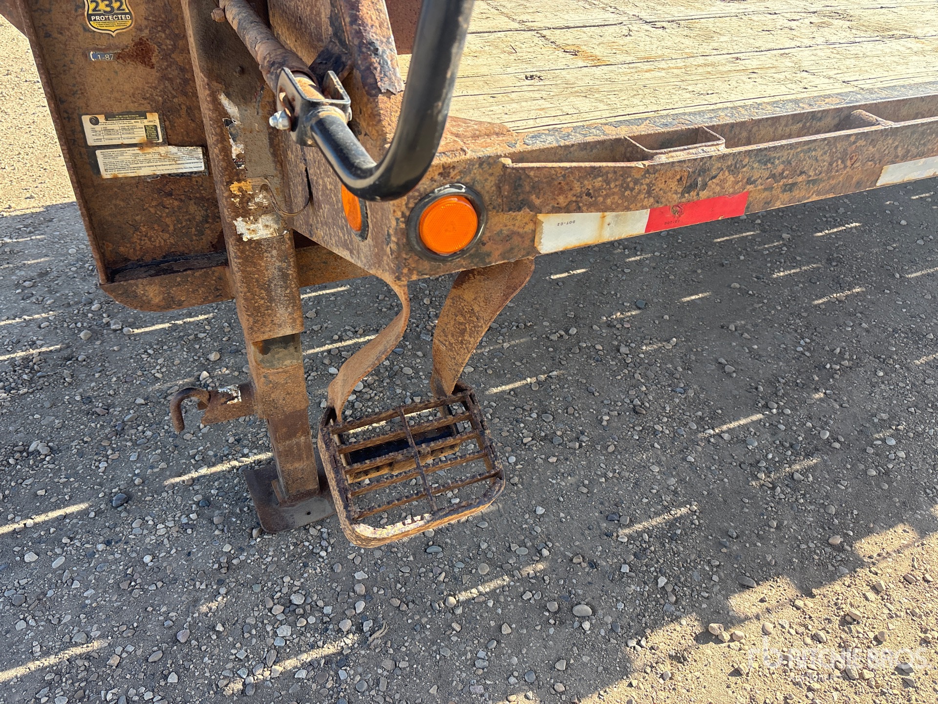 2013 Load Trail 30 ft T/A Gooseneck