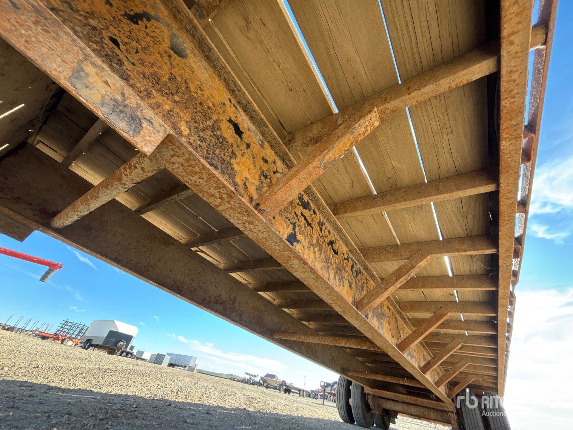 2013 Load Trail 30 ft T/A Gooseneck
