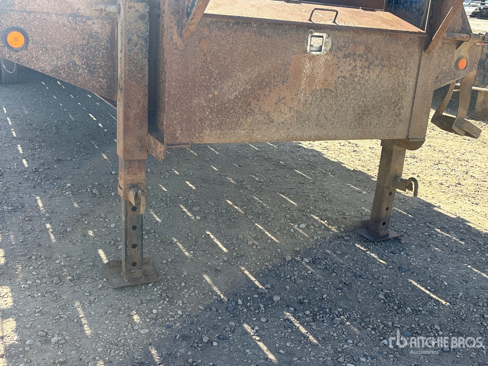 2013 Load Trail 30 ft T/A Gooseneck