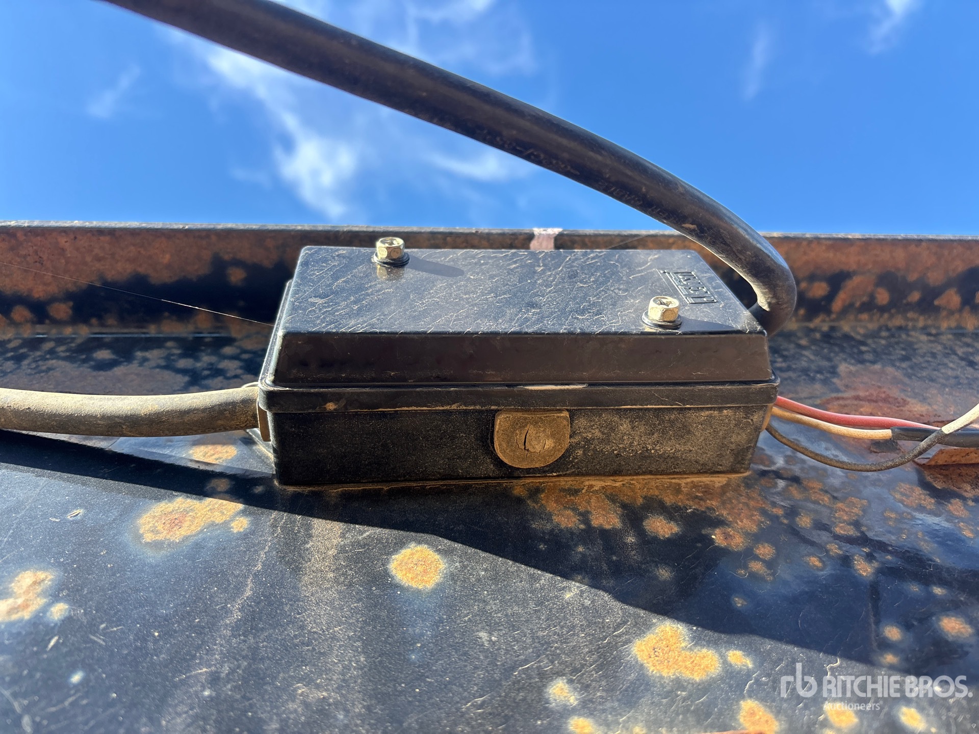 2013 Load Trail 30 ft T/A Gooseneck