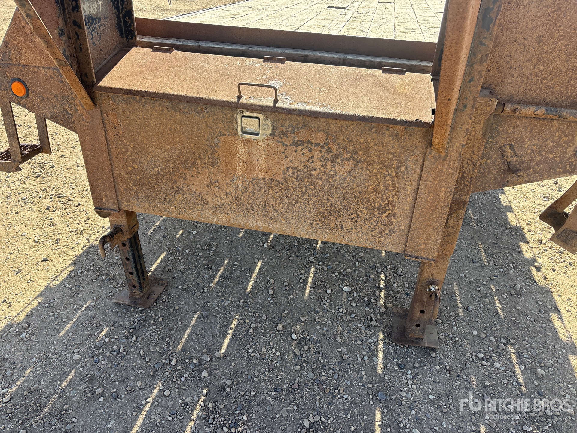2013 Load Trail 30 ft T/A Gooseneck