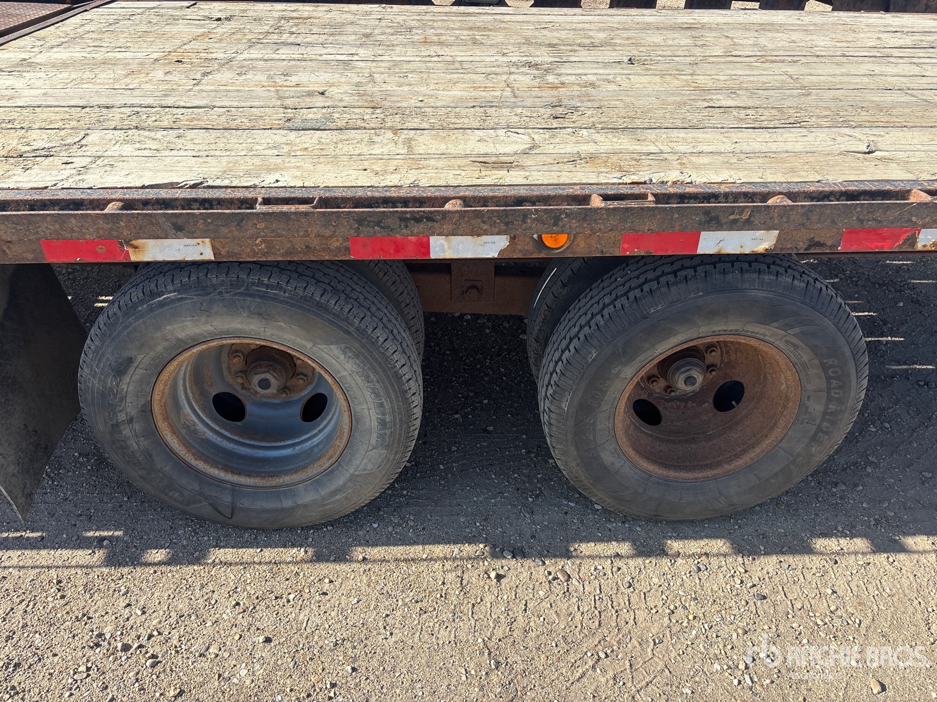 2013 Load Trail 30 ft T/A Gooseneck