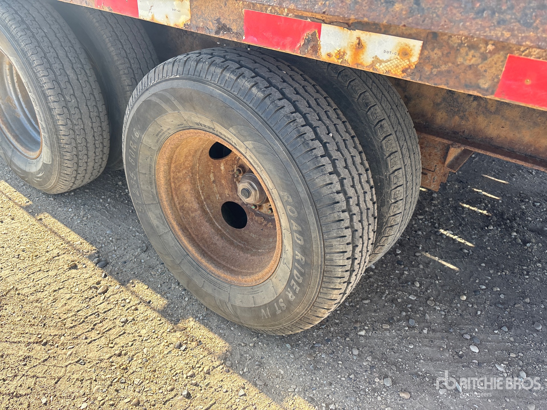 2013 Load Trail 30 ft T/A Gooseneck
