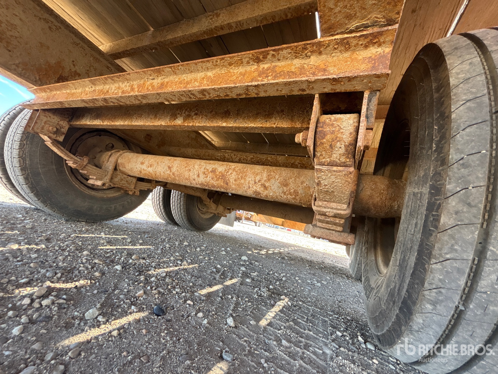 2013 Load Trail 30 ft T/A Gooseneck