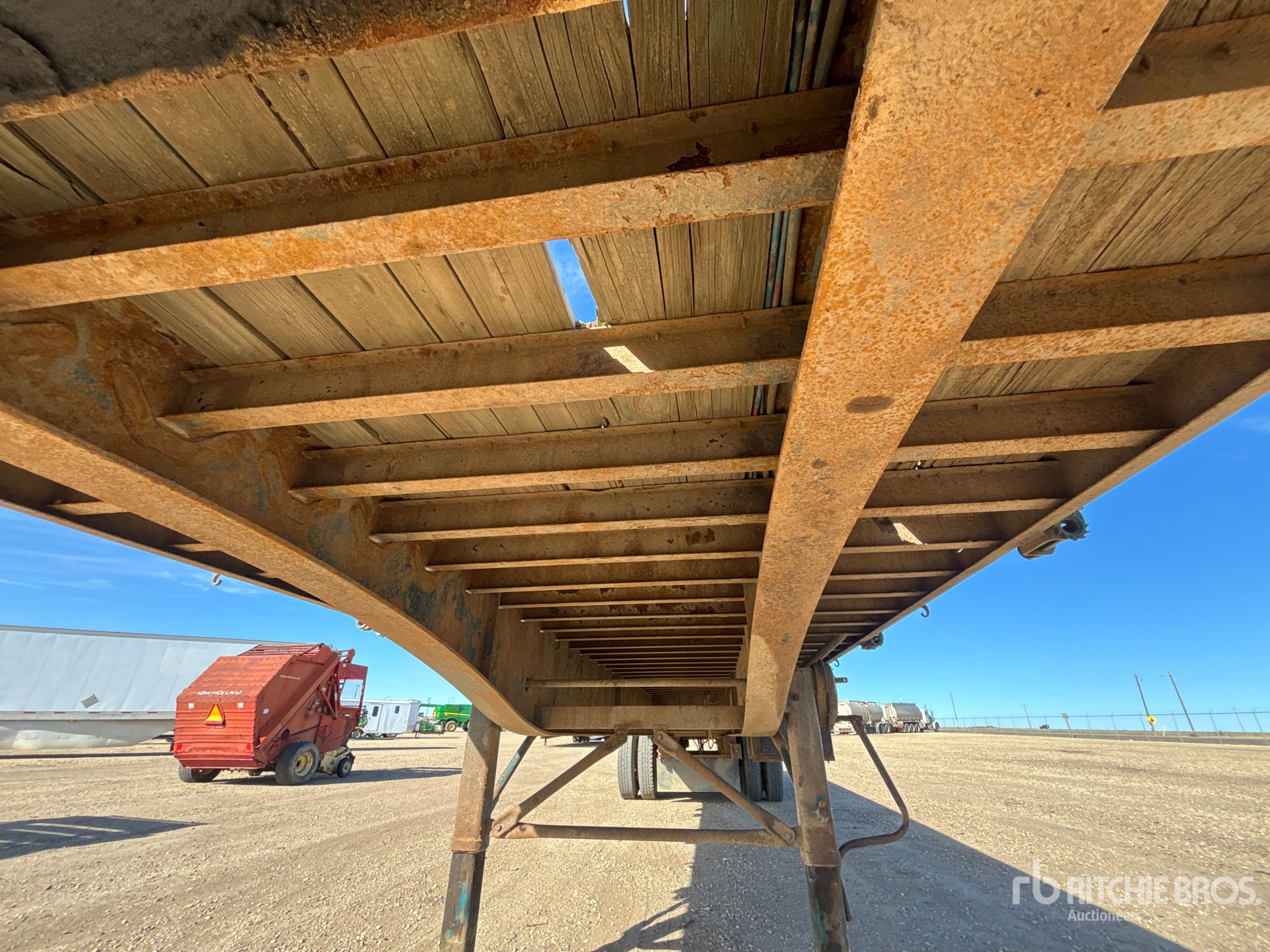 1998 Load King 48 ft Tri/A