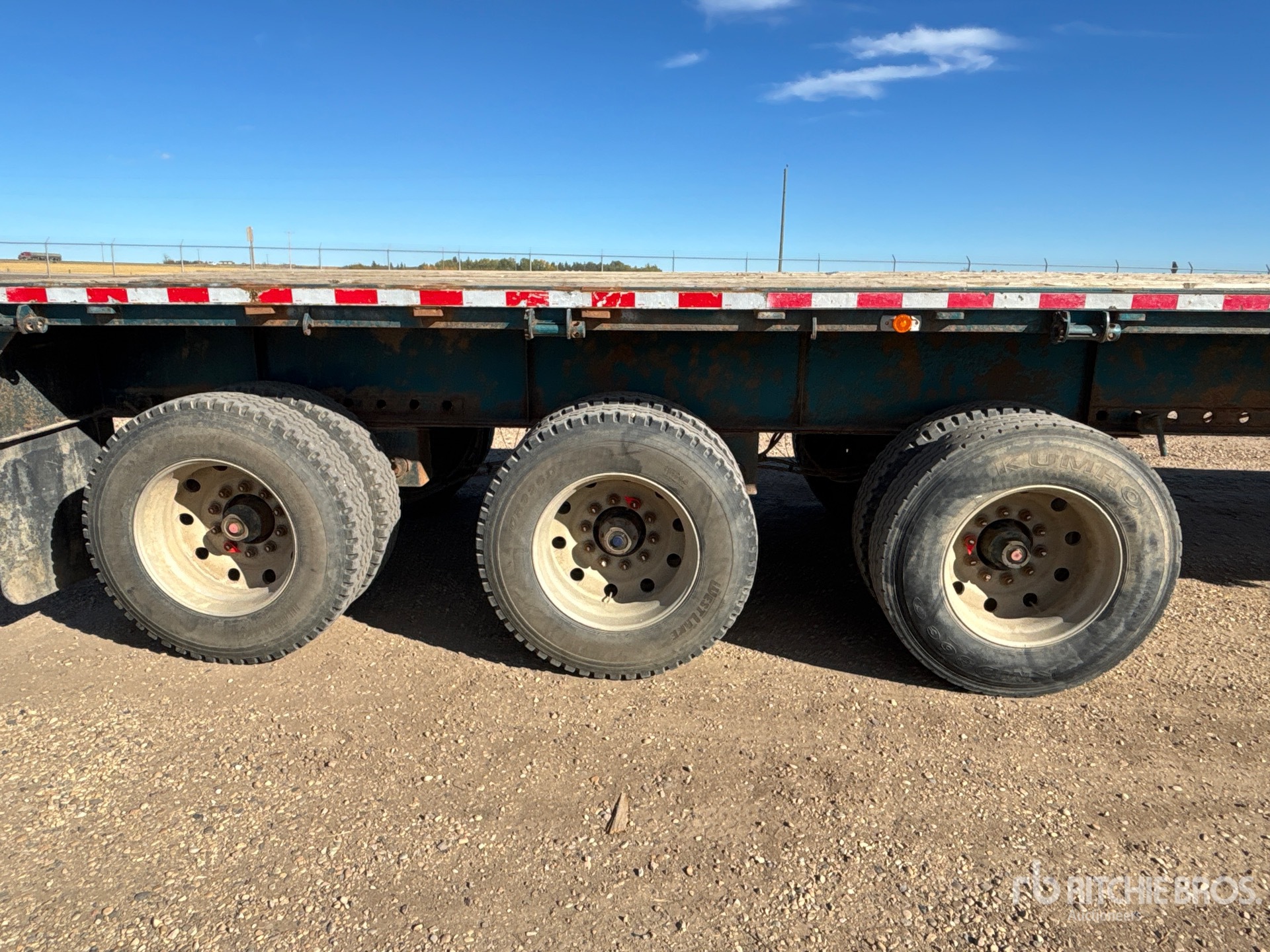 1998 Load King 48 ft Tri/A