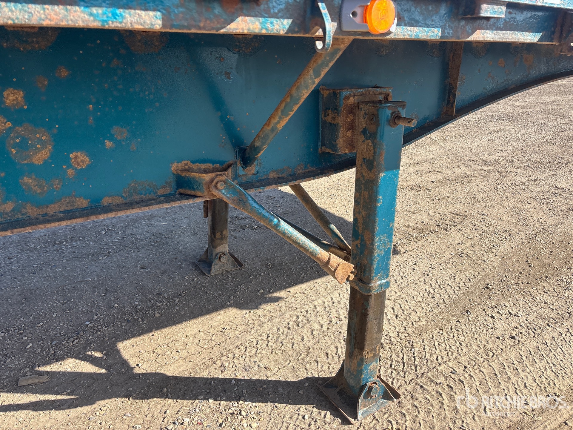 1998 Load King 48 ft Tri/A