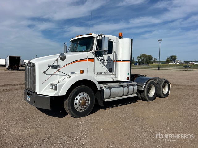 2009 Kenworth T800 T/A Day Cab Truck Tractor