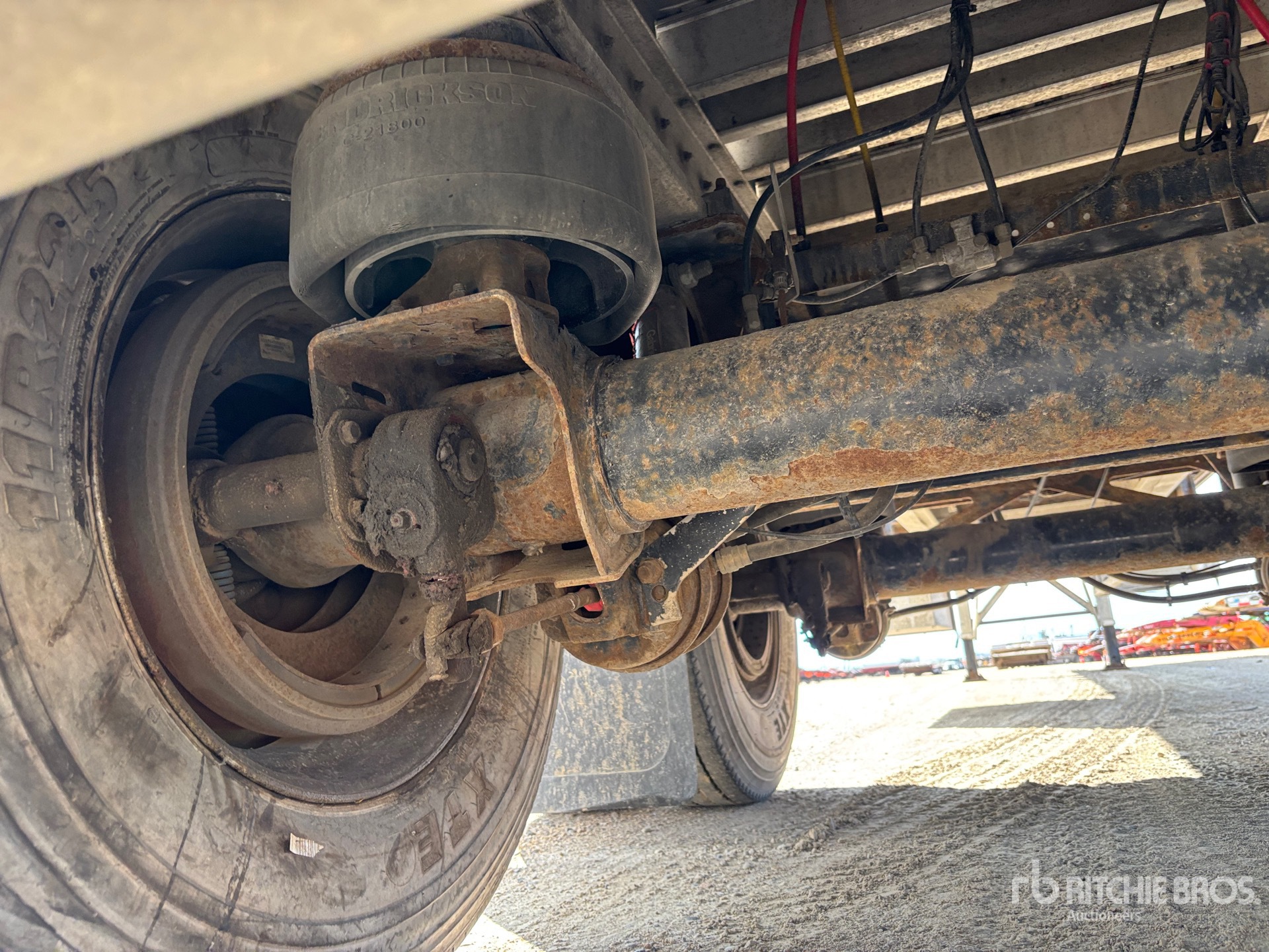 2019 Reitnouer 48 ft T/A Spread Axle