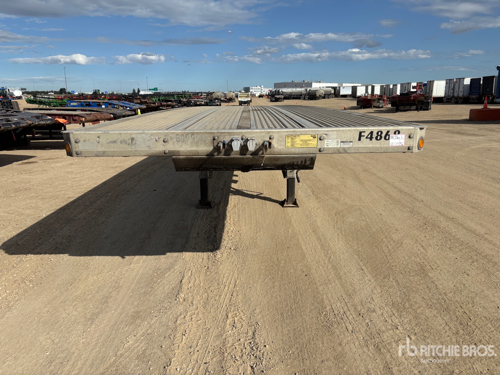 2019 Reitnouer 48 ft T/A Spread Axle