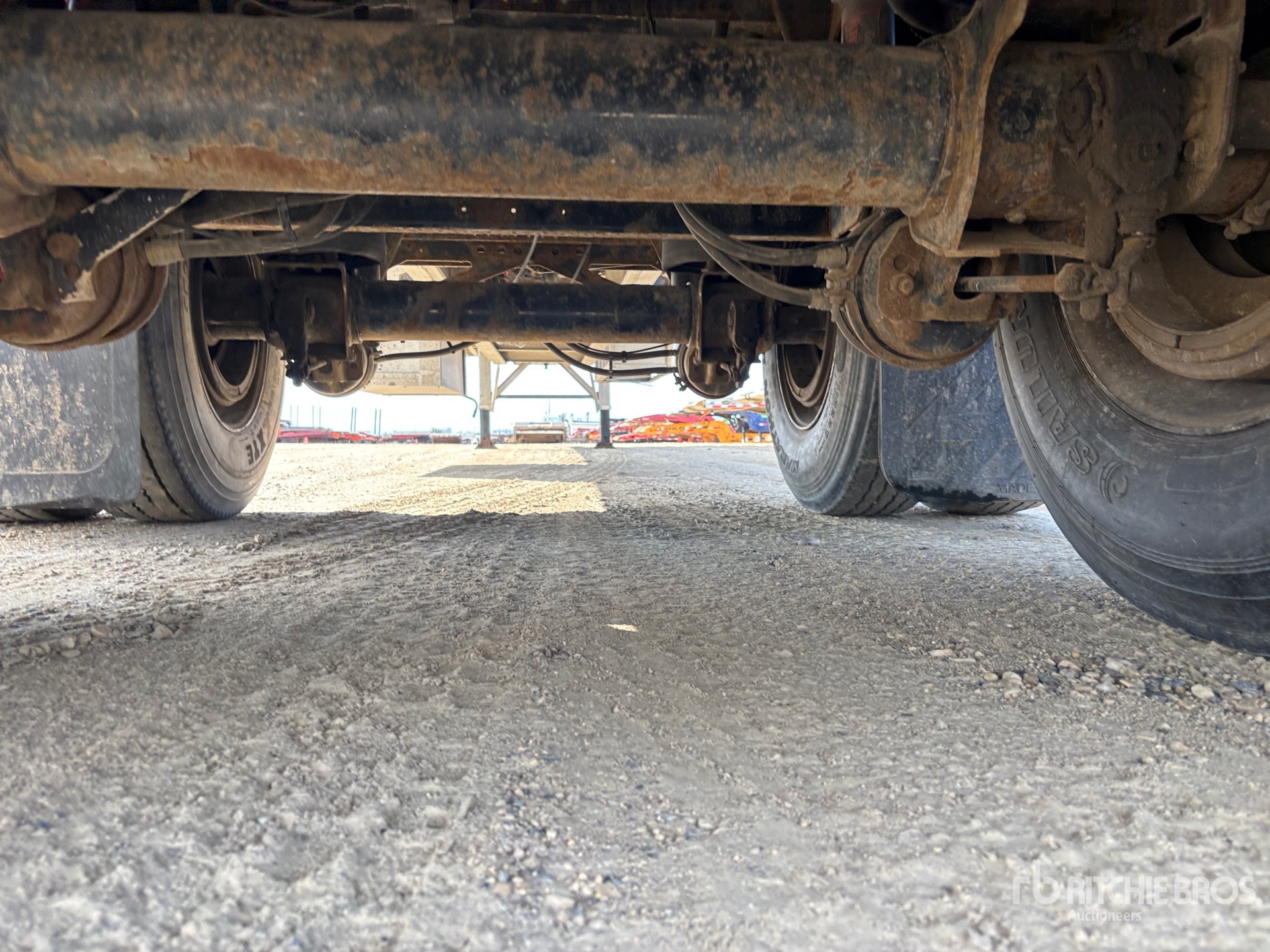 2019 Reitnouer 48 ft T/A Spread Axle