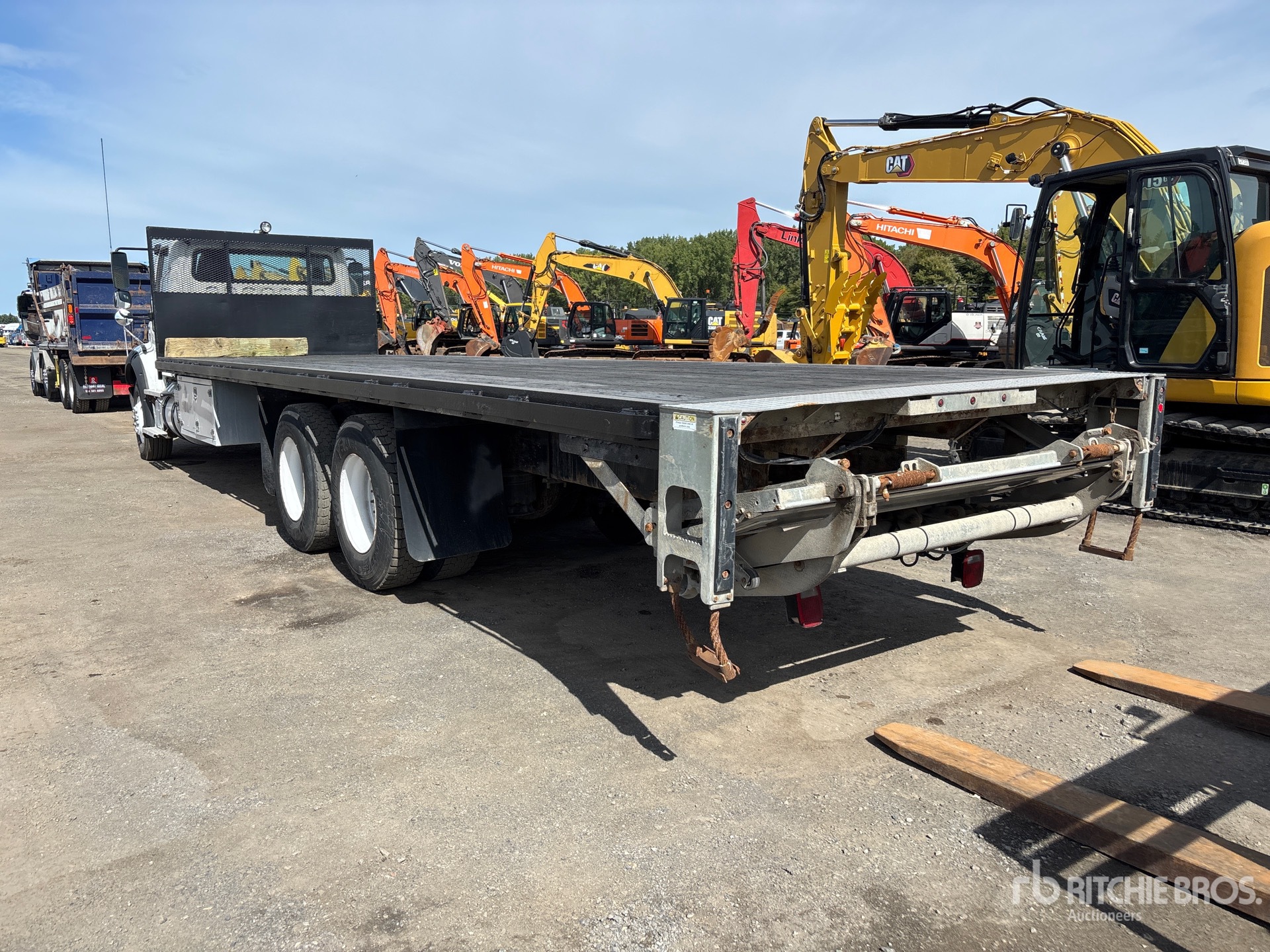 2021 Freightliner M2 112