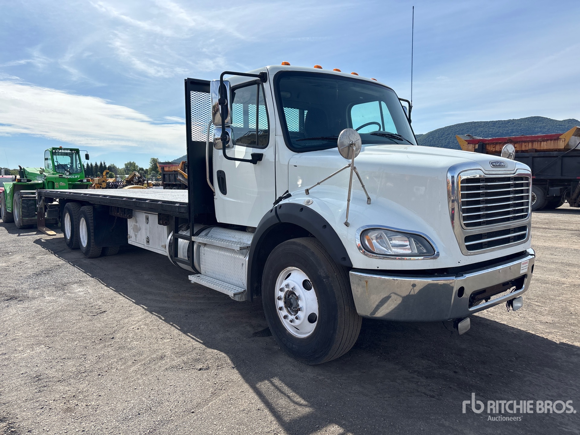 2021 Freightliner M2 112