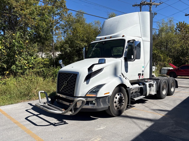 2021 Volvo VNL 300 6x4 T/A Day Cab Truck Tractor