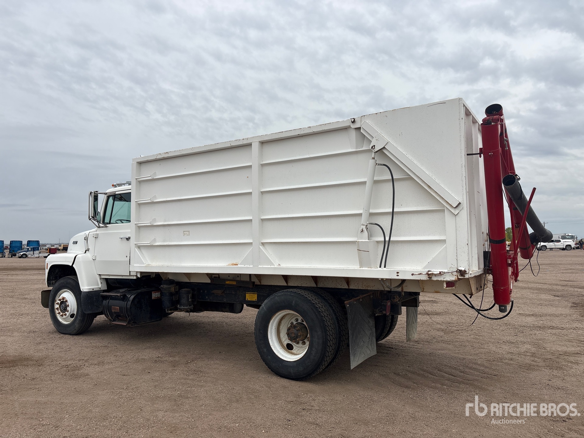 1987 Ford L8000