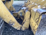 Chassis with Quick Coupler to Arms Pins