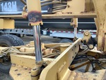 Hydraulics with Blade Lift Cylinders