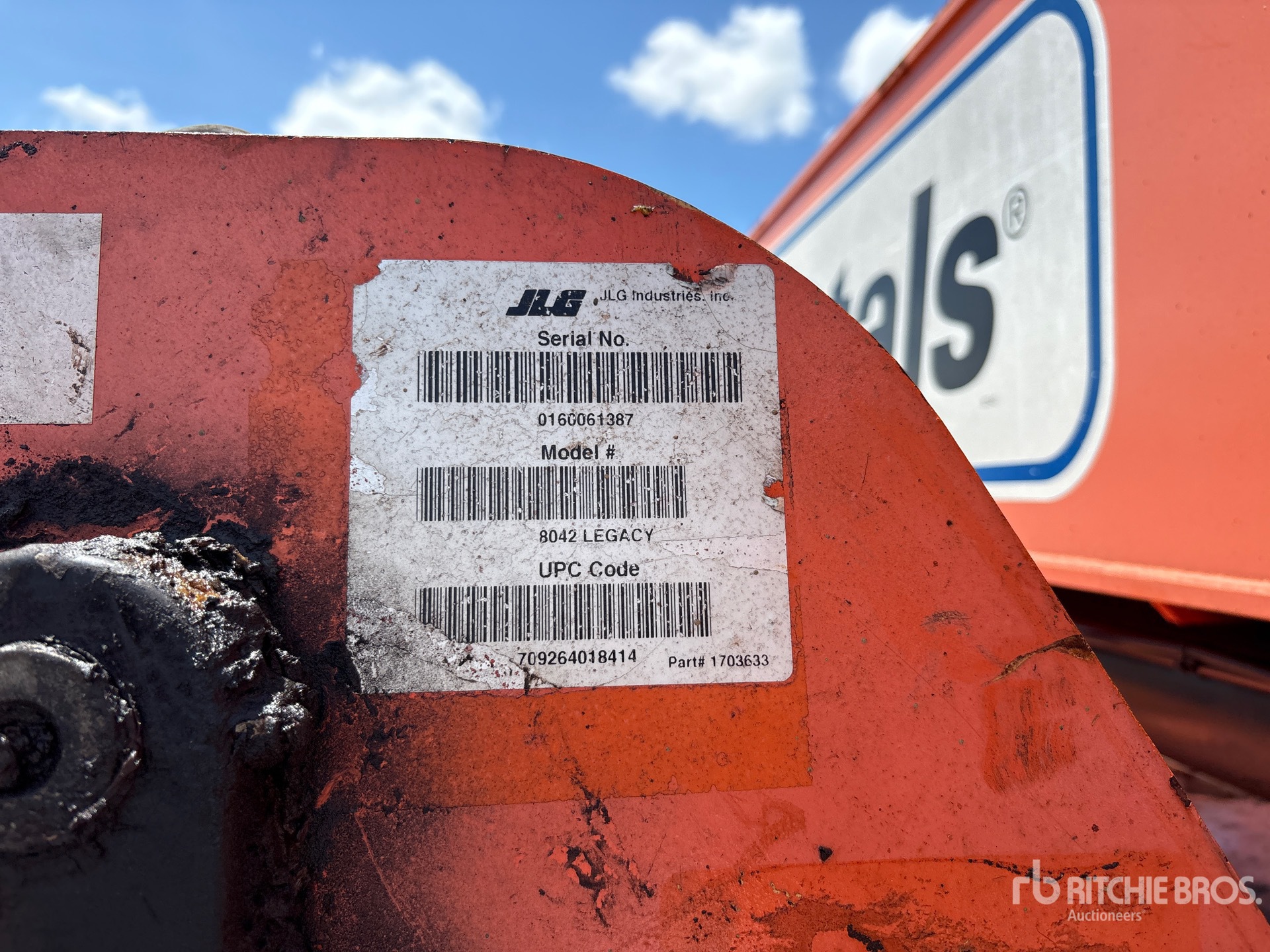 2014 JLG 8042
