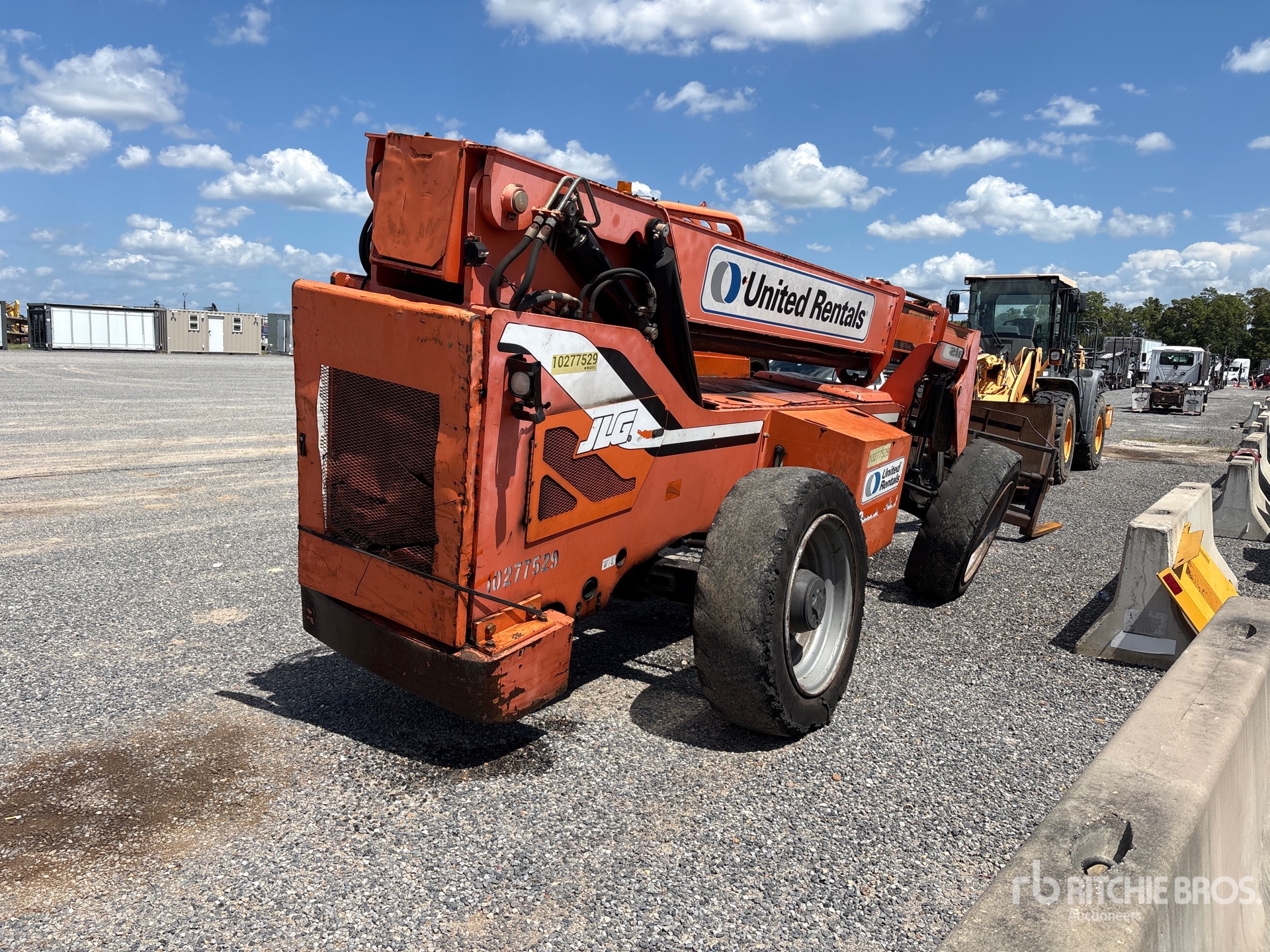2014 JLG 8042